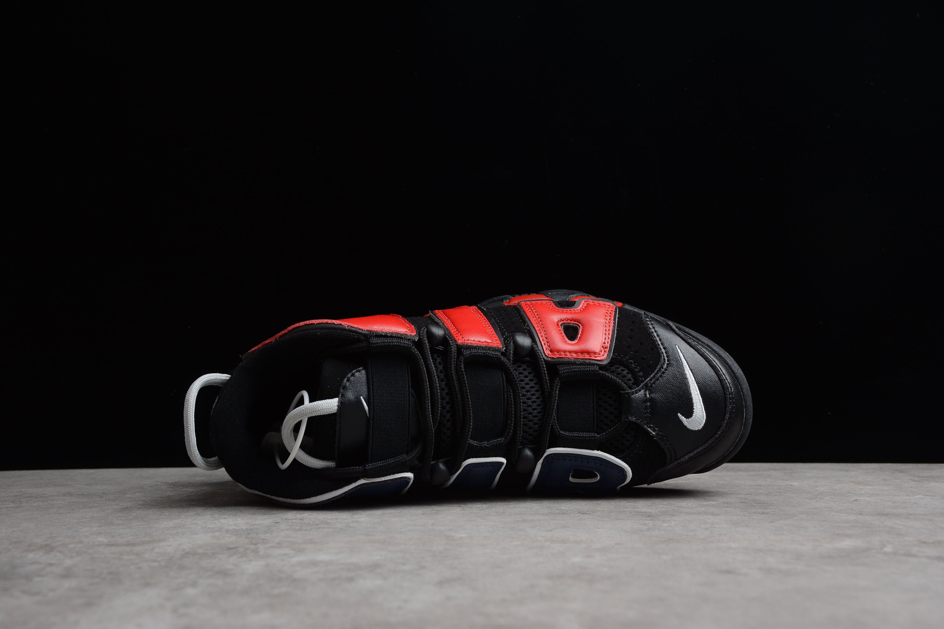 Air More Uptempo – Negro / Rojo / Azul