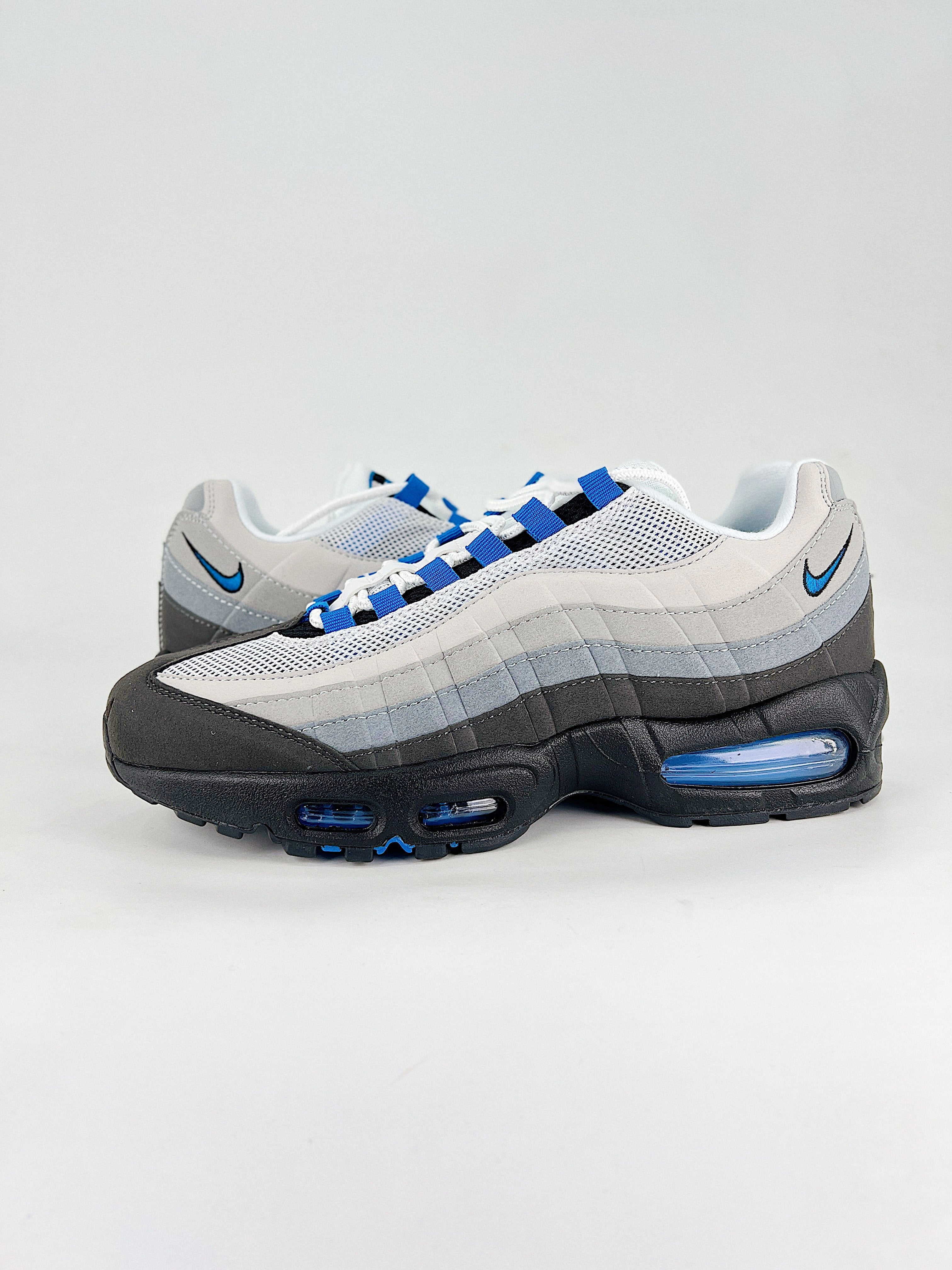 Air Max 95 – Negro / Blanco / Azul