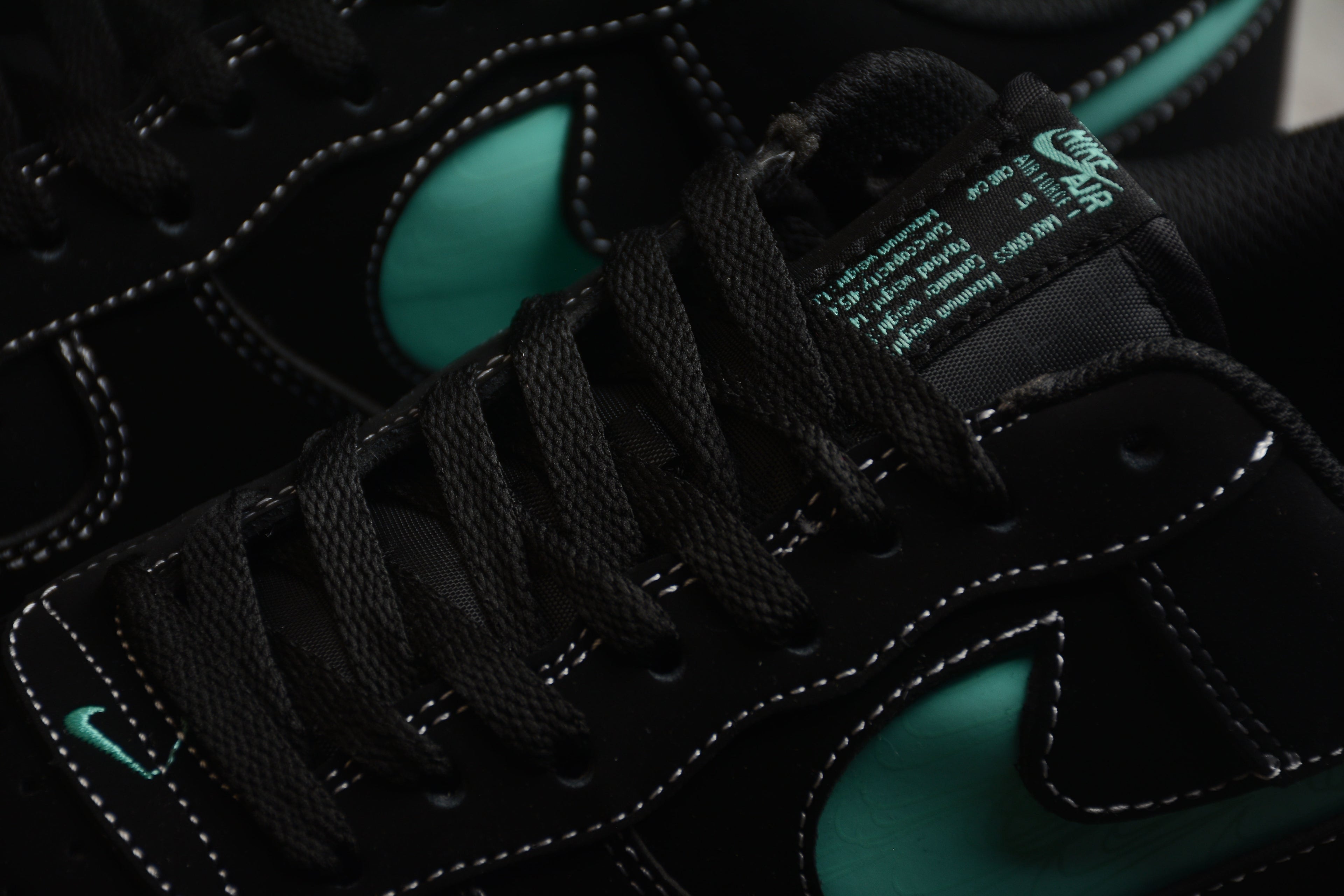 Air Force 1 Low – Negro / Azul