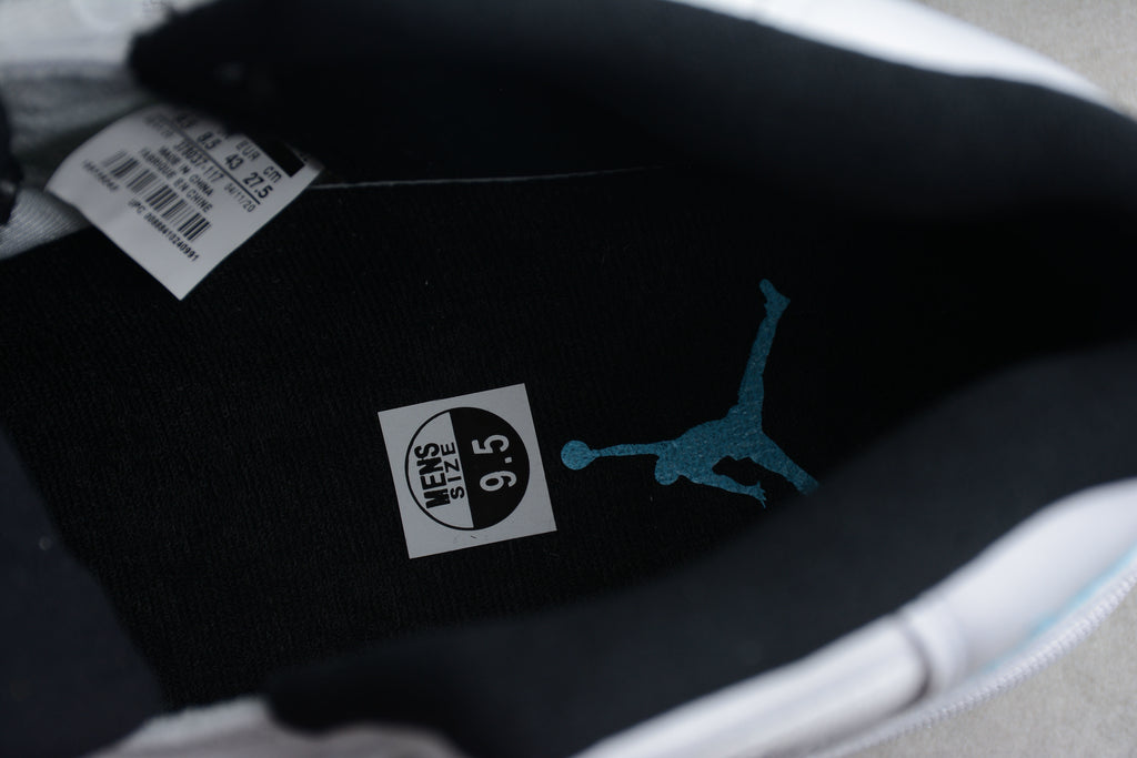 Air Jordan 11 – Blanco / Azul