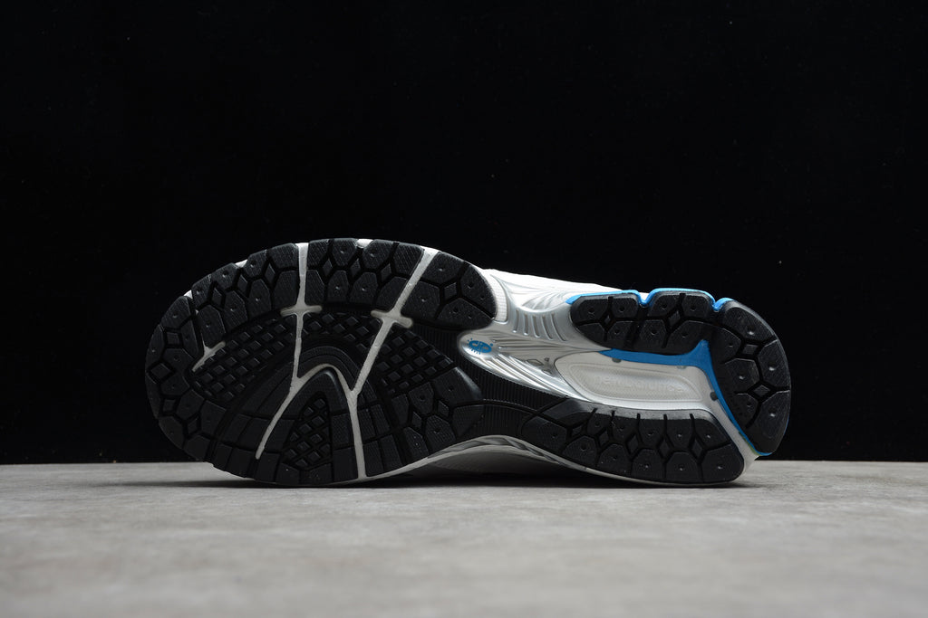 New Balance 2002R – Blanco / Azul
