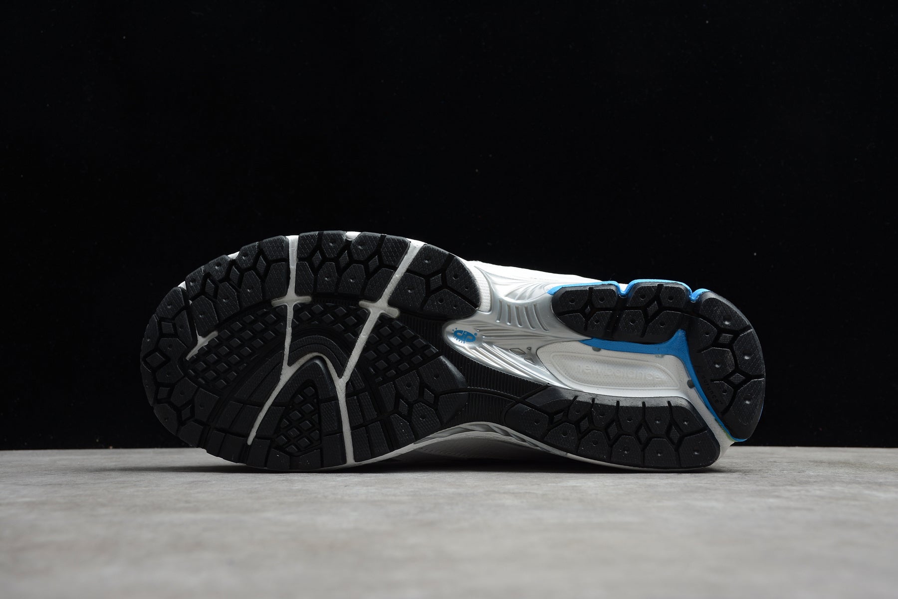 New Balance 2002R – Blanco / Azul