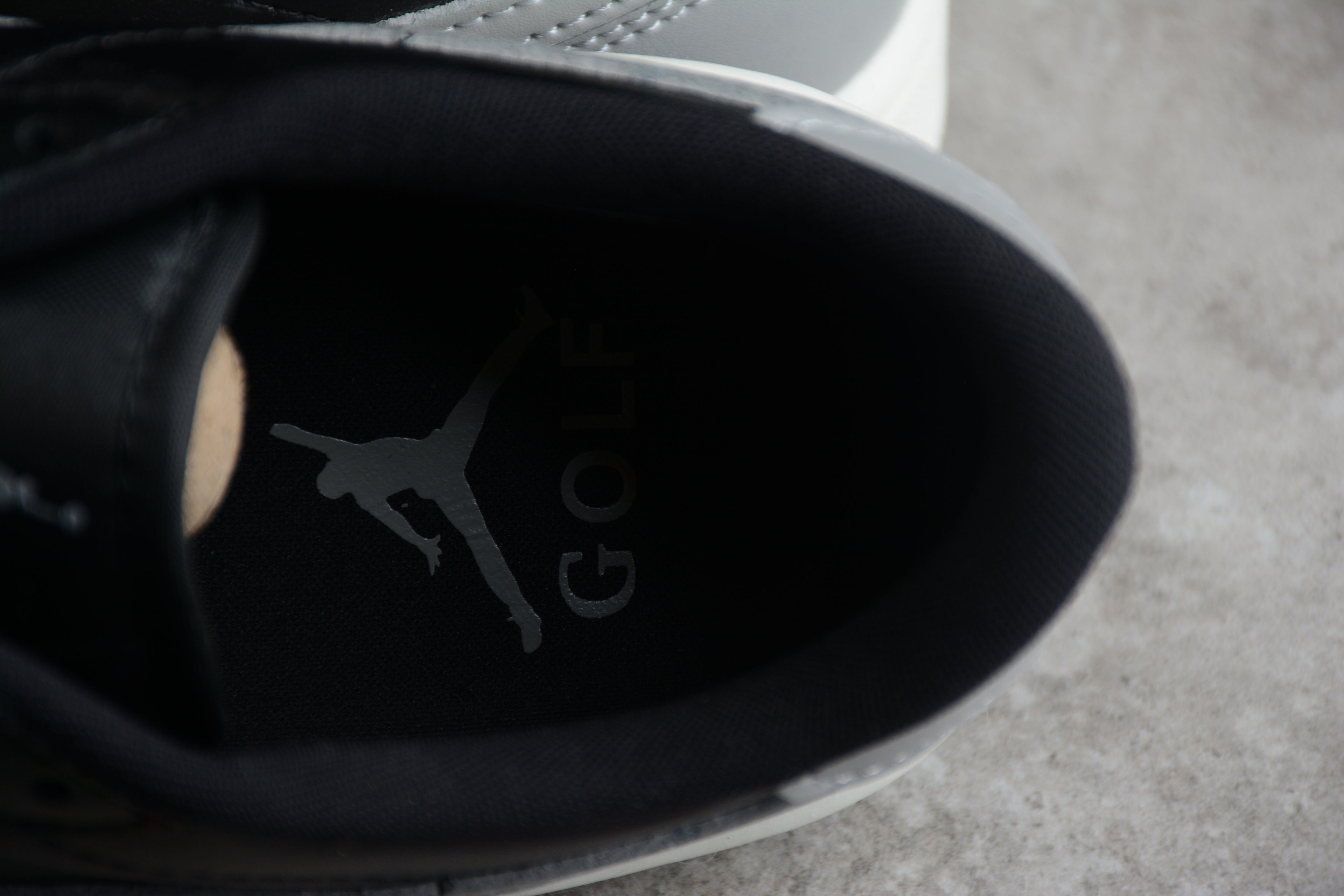 Jordan 1 Low – Negro / Gris