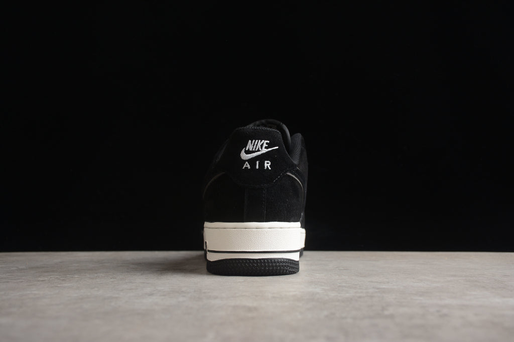 Air Force 1 Low – Negro / Blanco