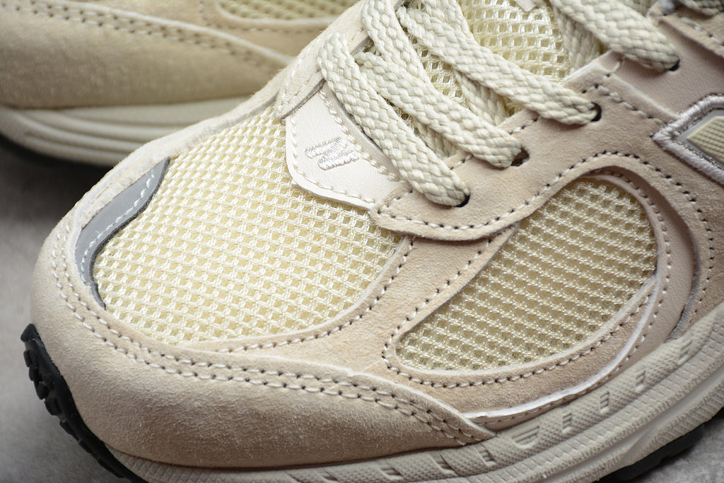 New Balance 2002R – Beige