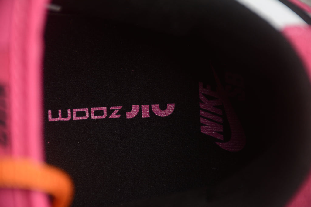 Dunk SB – Rosa / Negro
