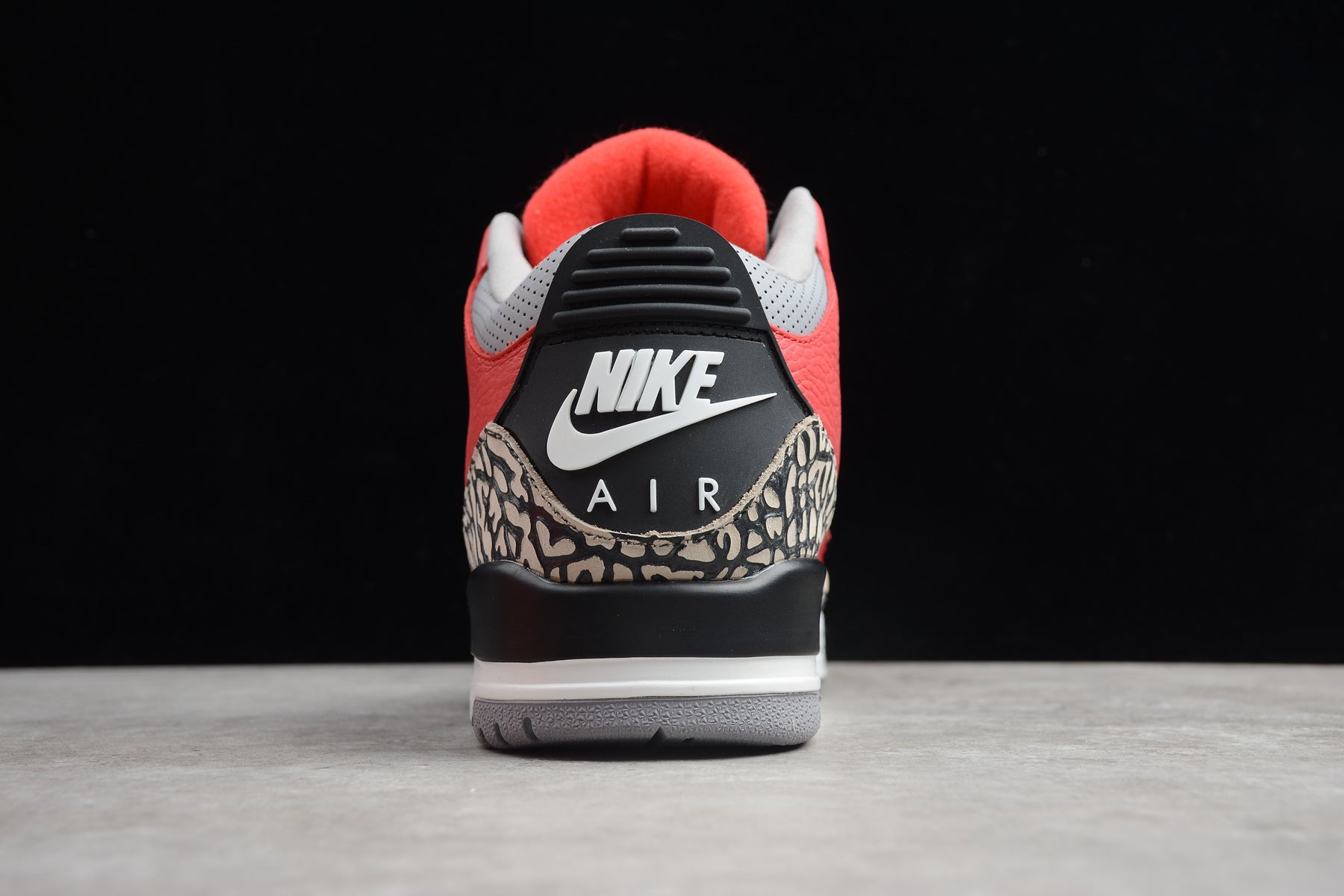 Air Jordan 3 – Rojo