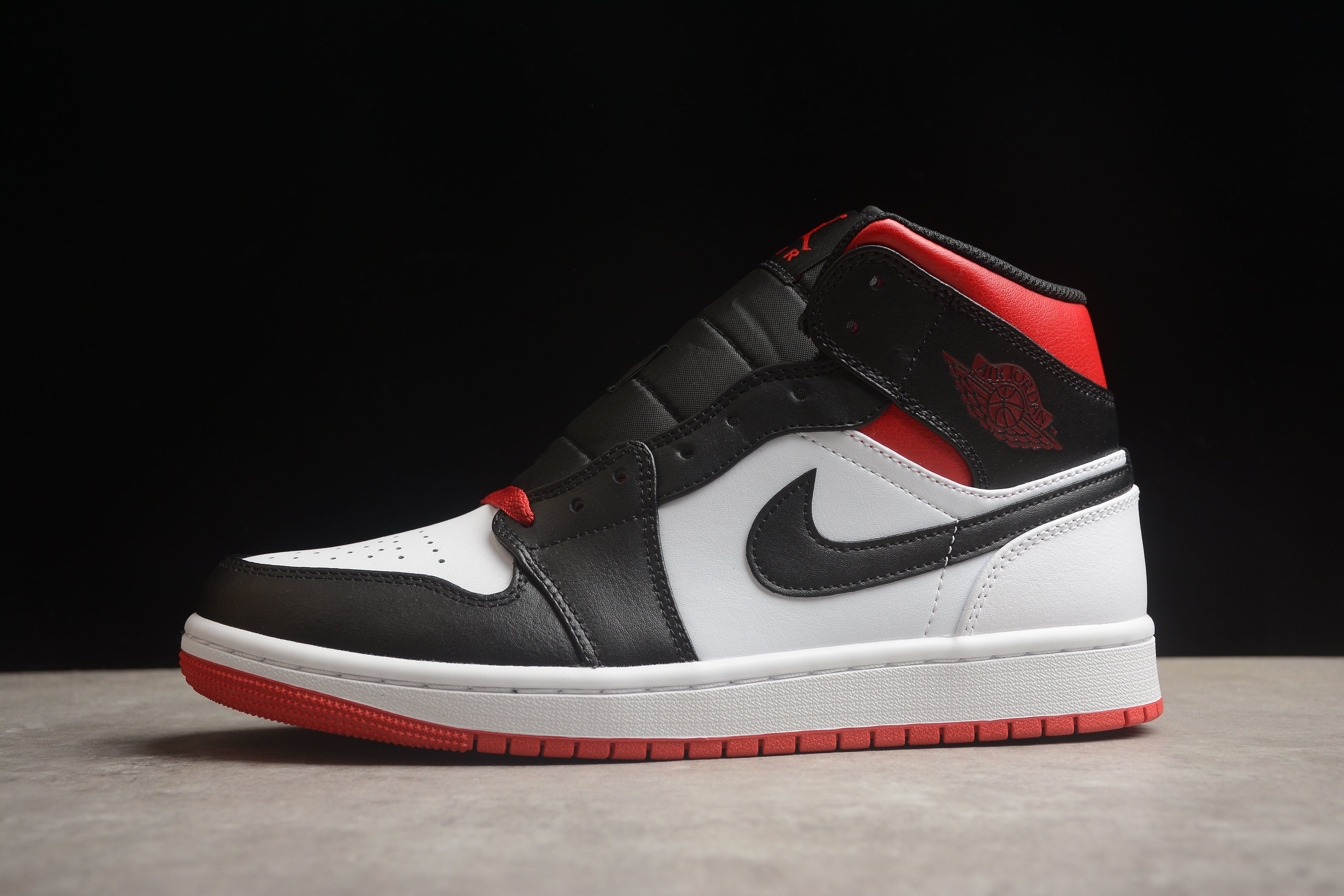 Air Jordan 1 Mid – Rojo / Blanco