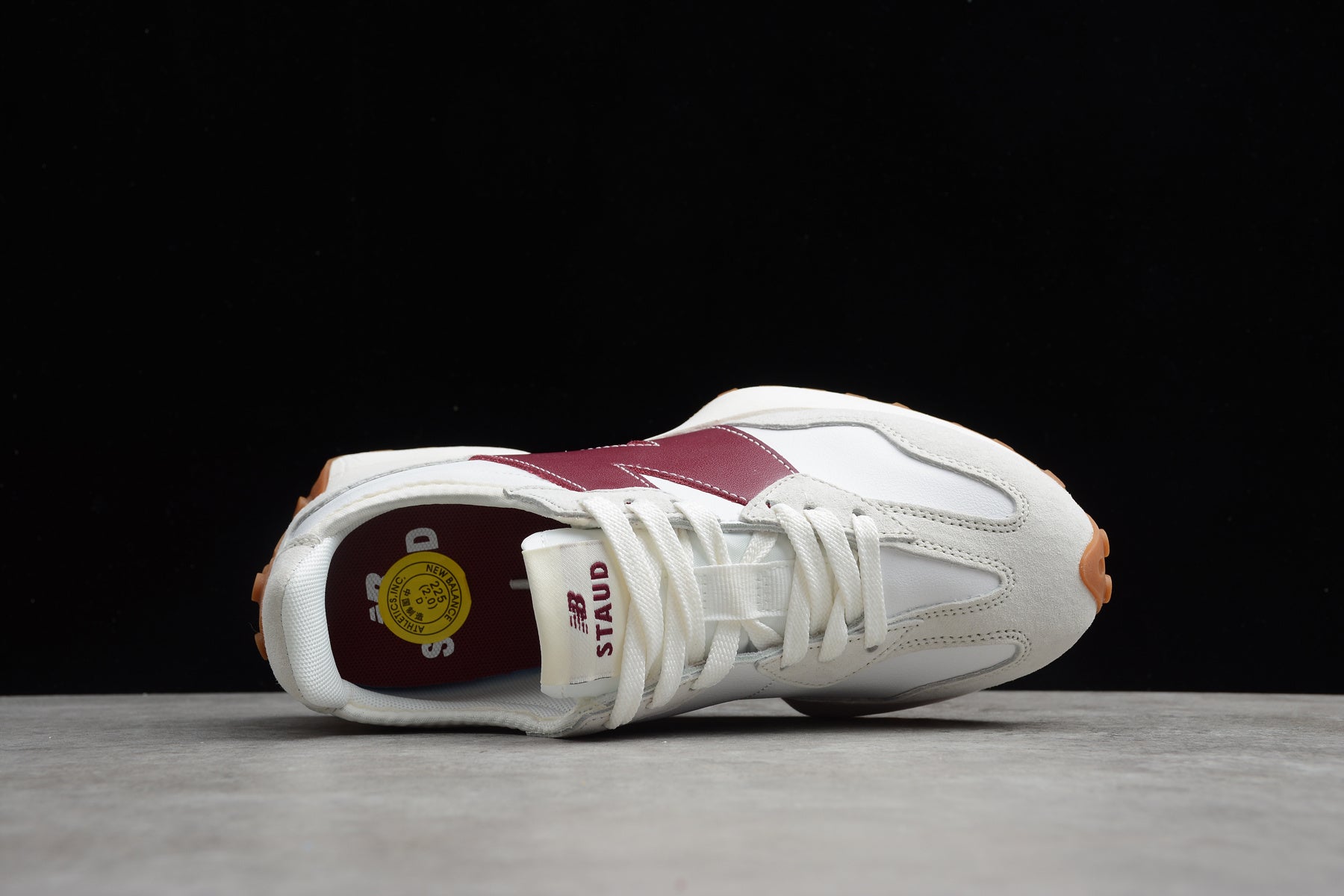 New Balance 327 – Blanco / Rojo