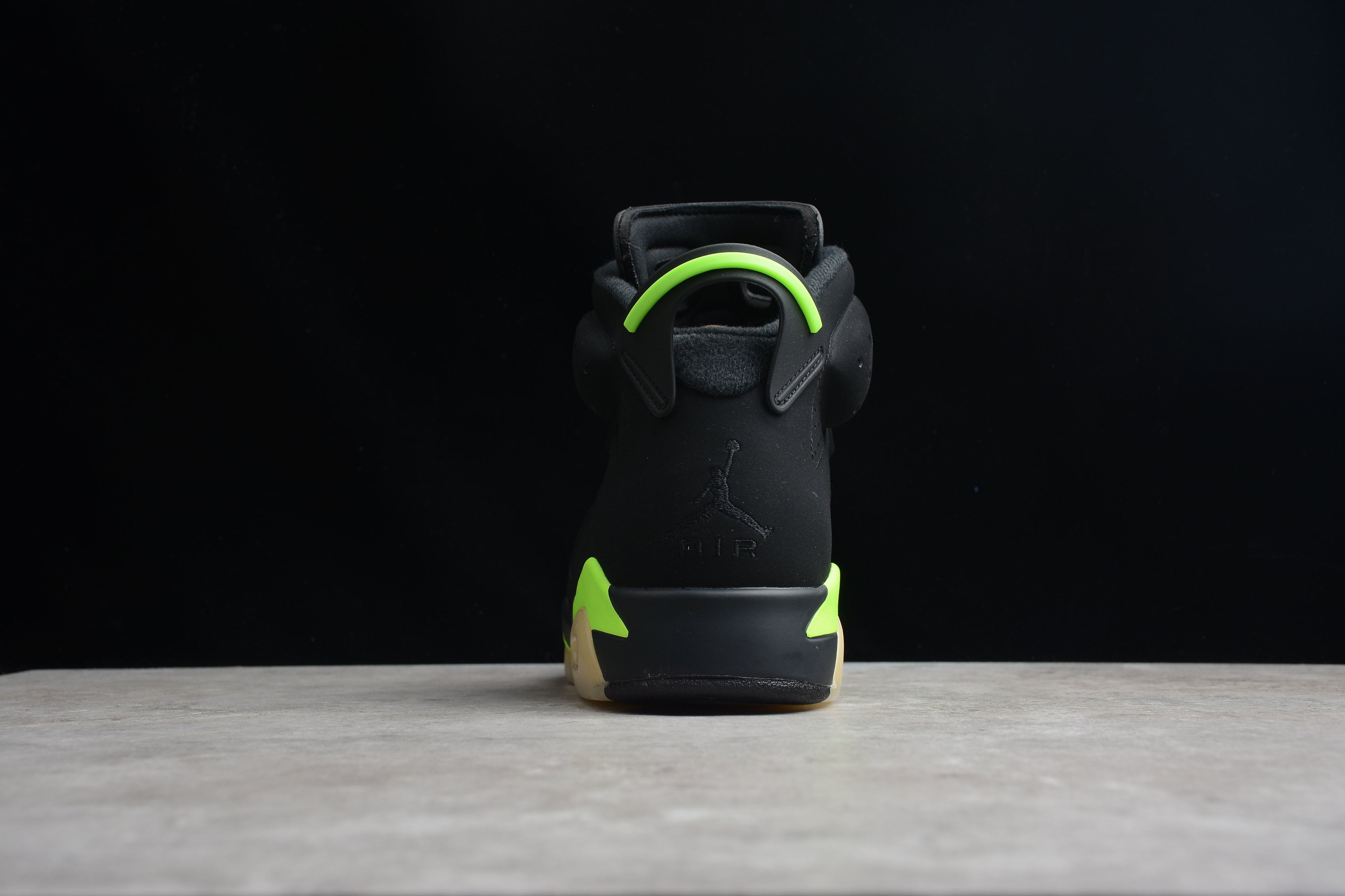 Air Jordan 6 – Negro Fluorescente