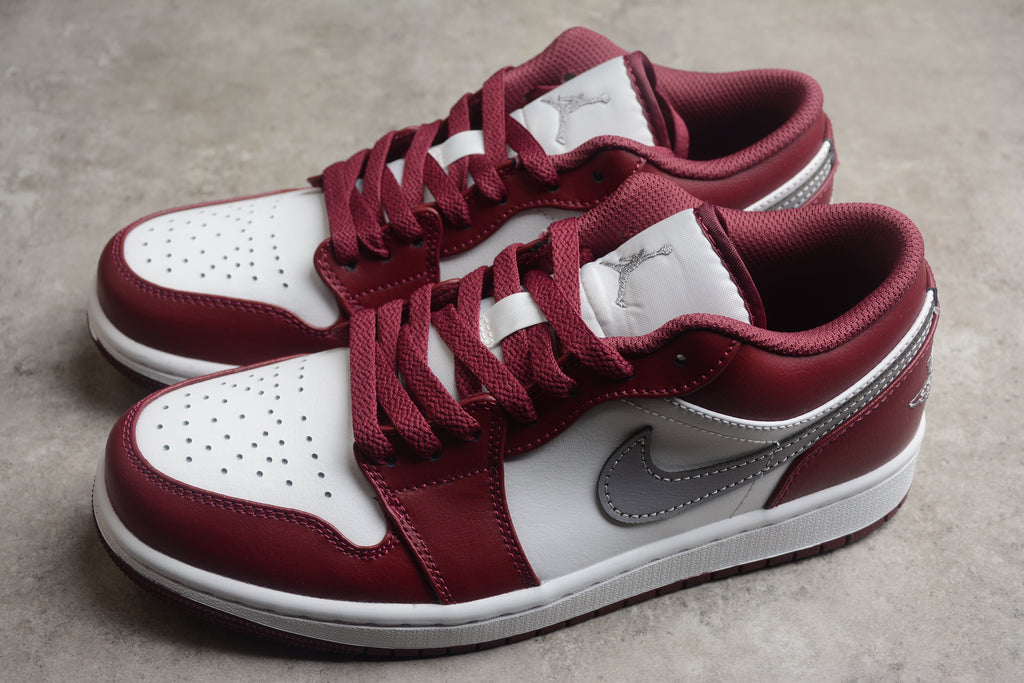 Jordan 1 Low – Granate / Blanco