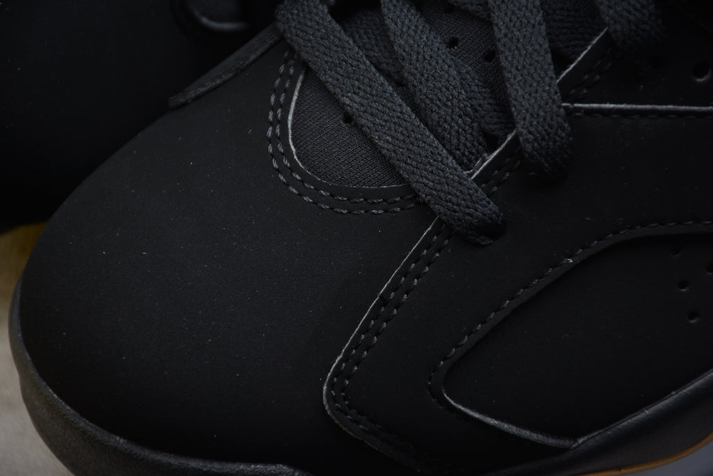 Air Jordan 6 – Negro / Dorado