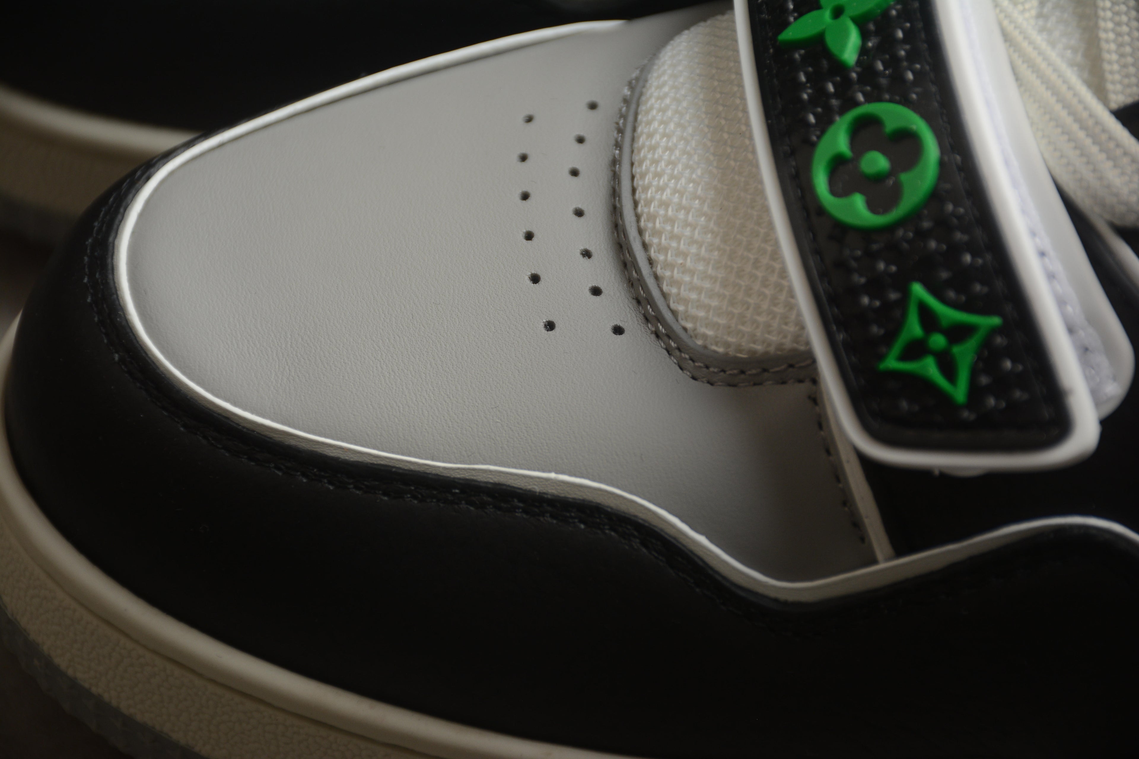 Louis Vuitton Trainer Low – Verde / Negro / Blanco