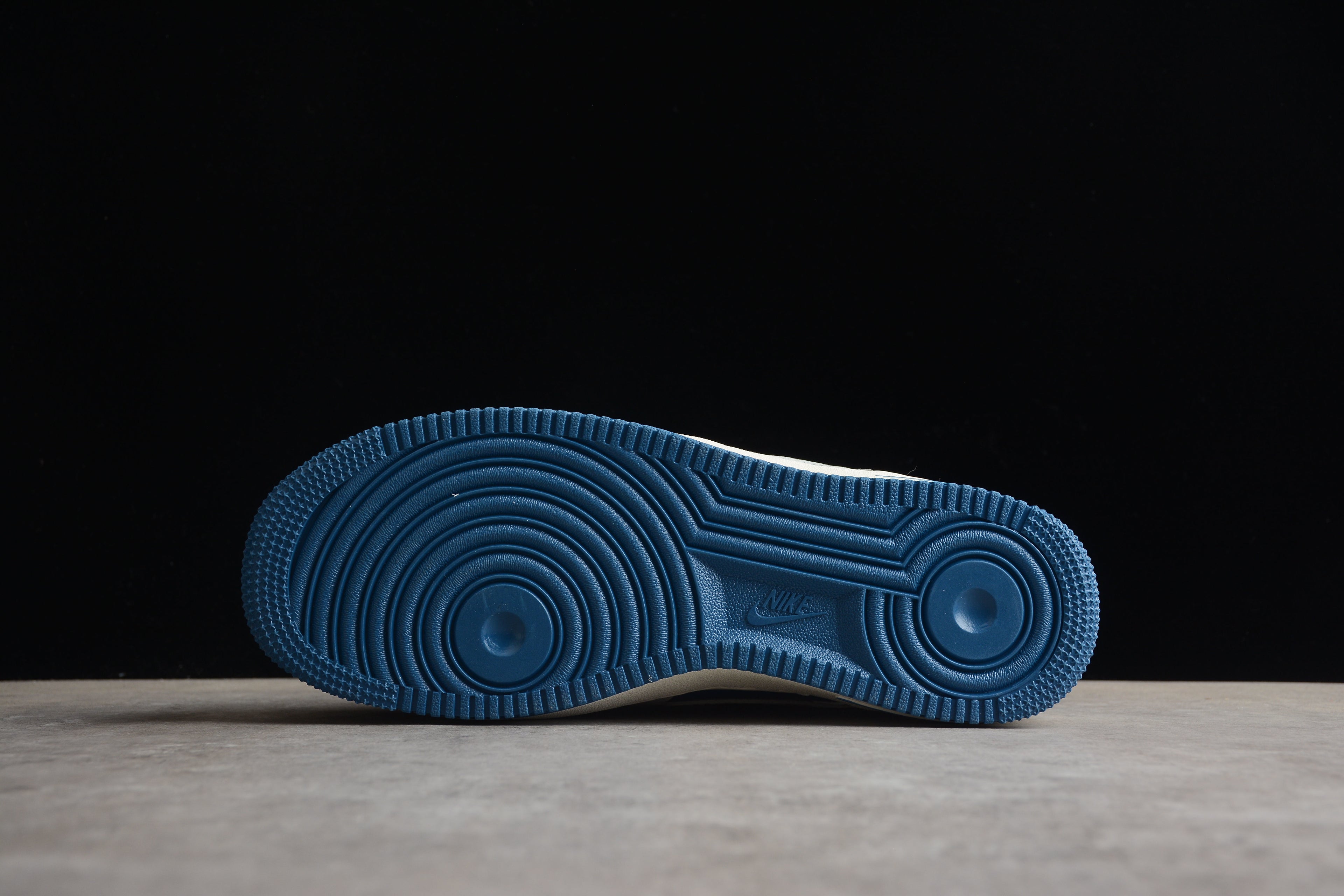 Air Force 1 Low – Azul Oscuro / Blanco