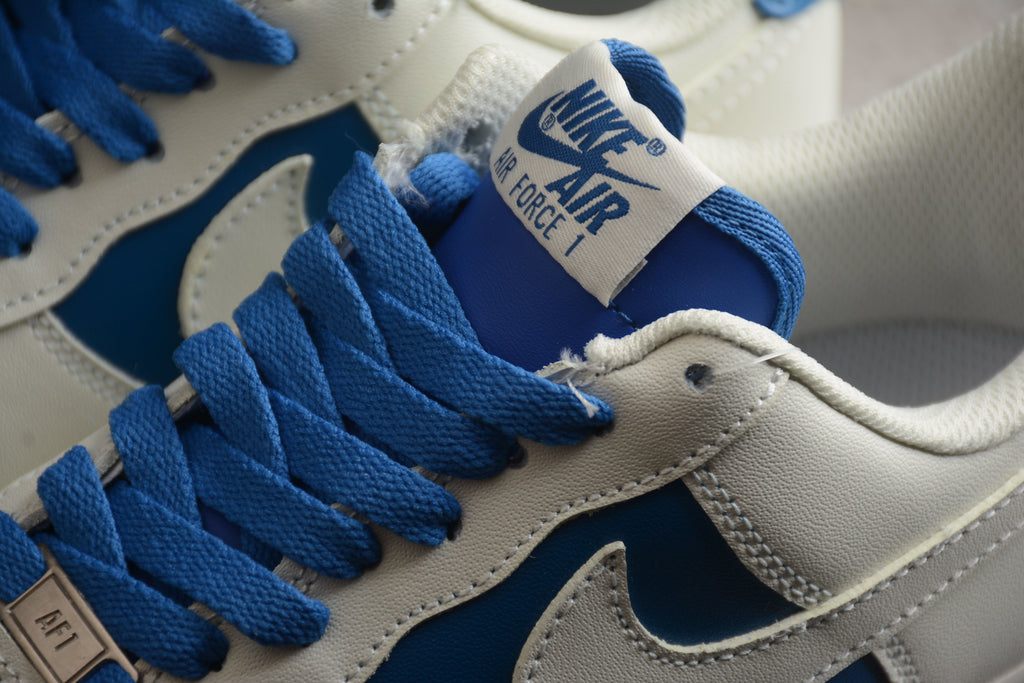 Air Force 1 Low – Azul Oscuro / Blanco