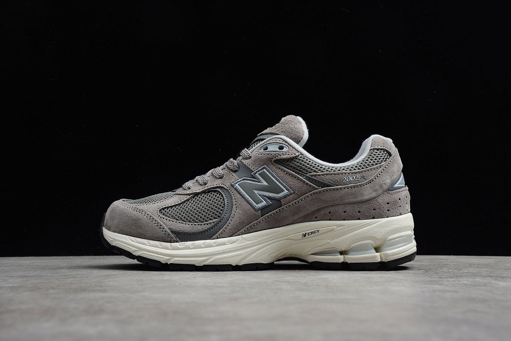 New Balance 2002R – Gris Oscuro