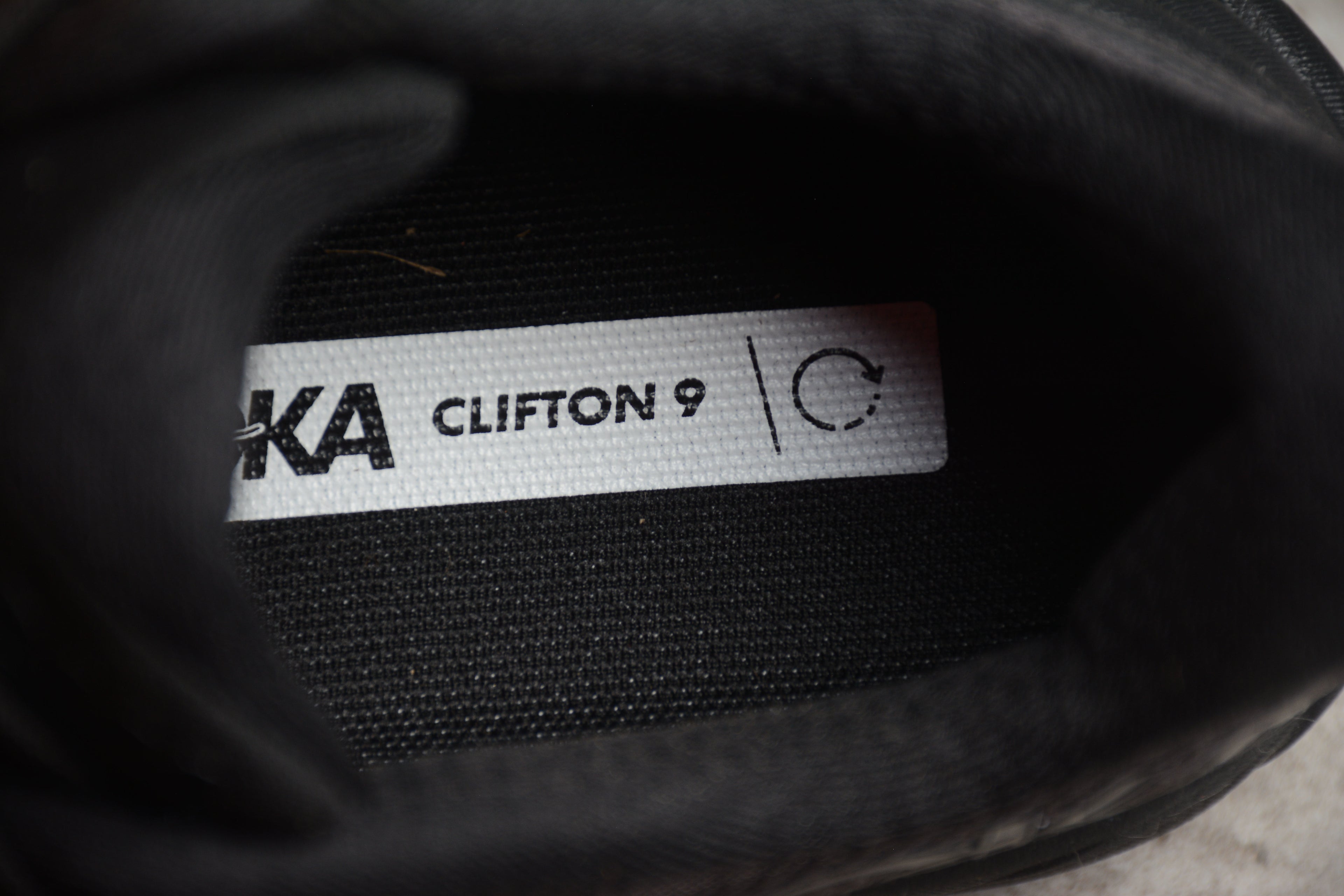 Hoka Clifton 9 – Negro