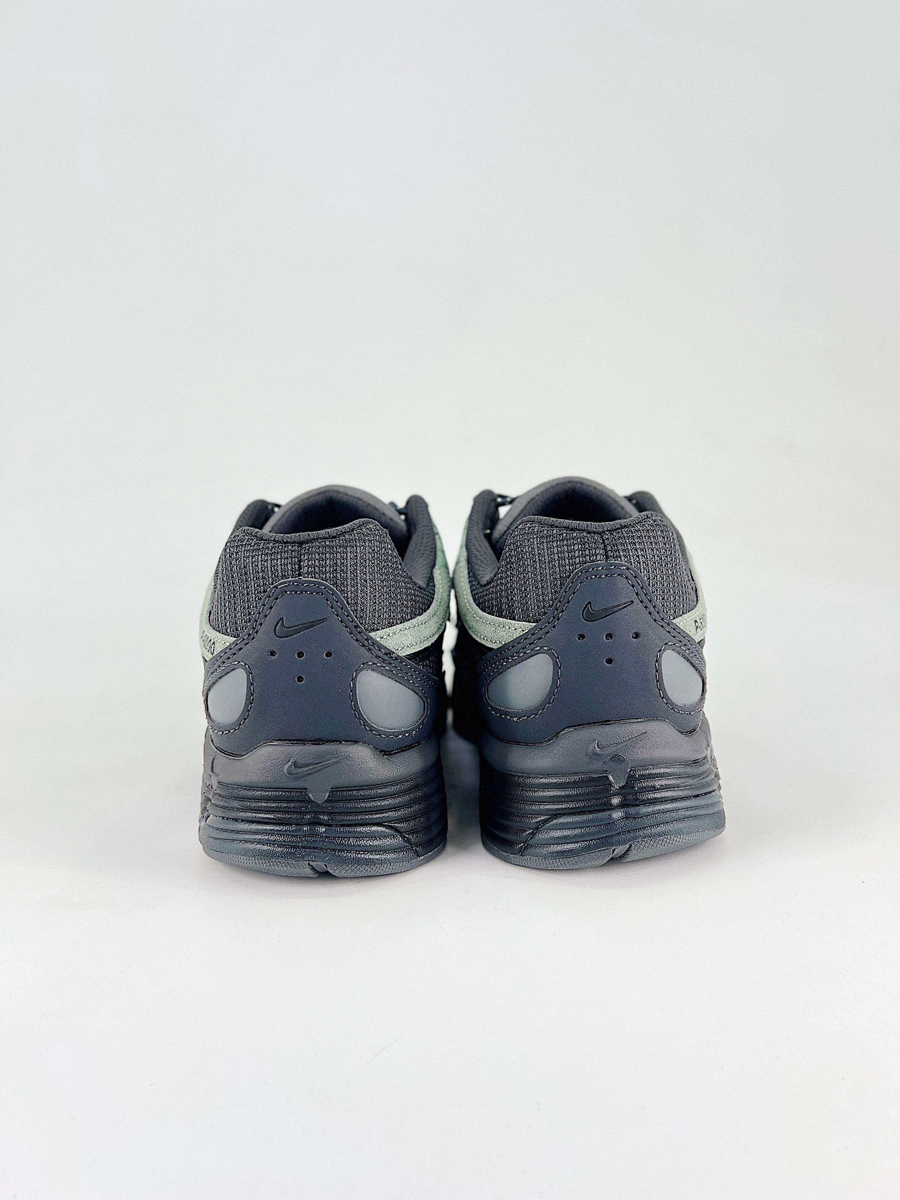 P-6000 – Gris Oscuro / Turquesa