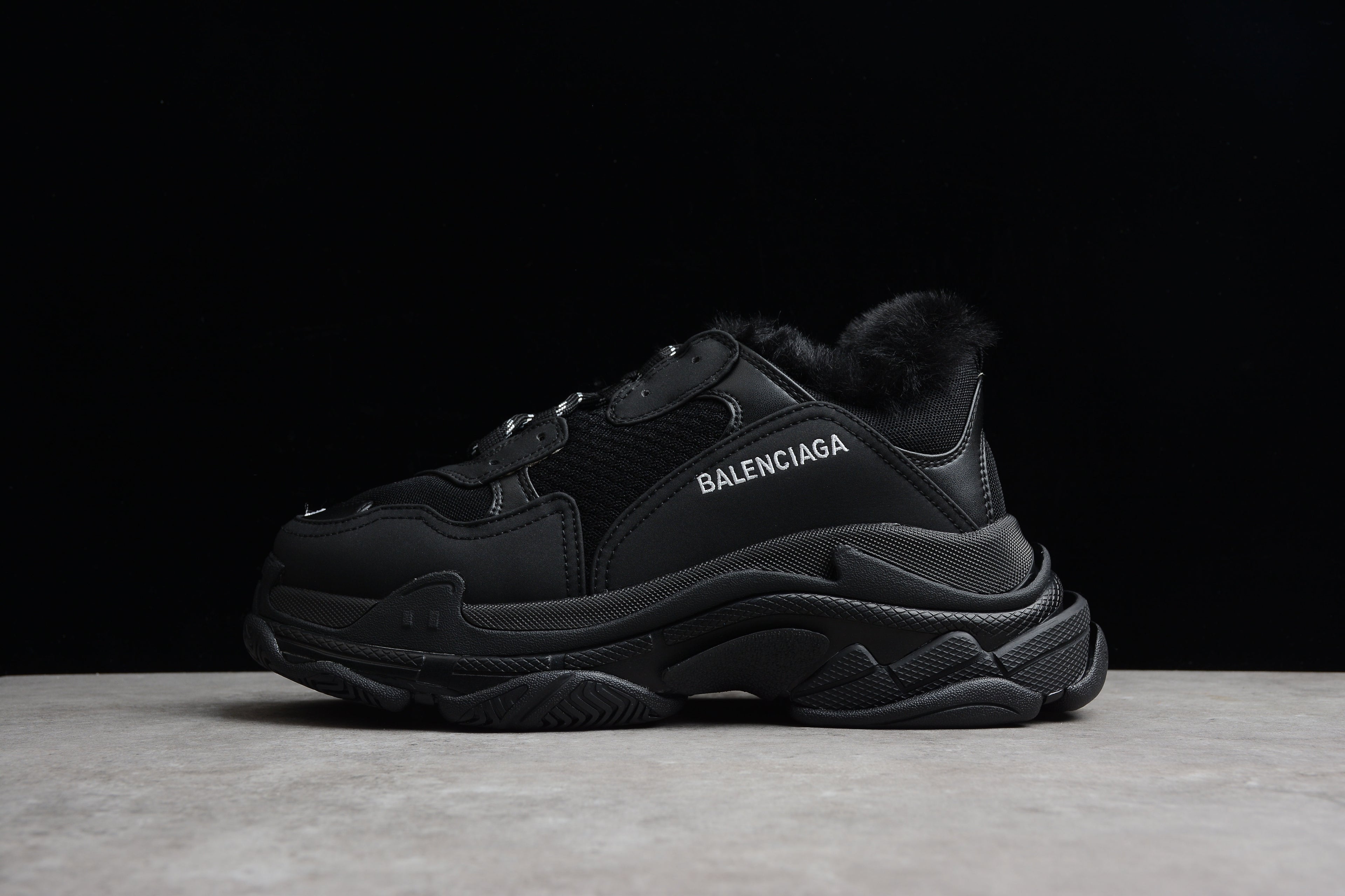 Balenciaga Triple S – Negro