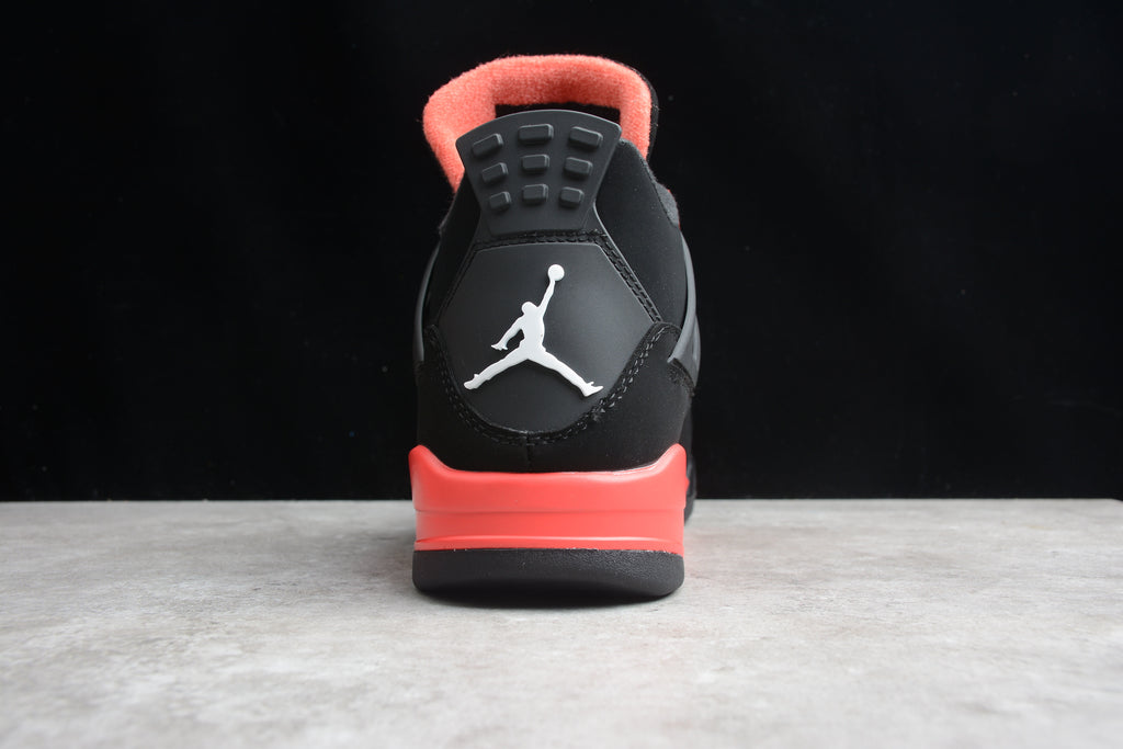 Air Jordan 4 – Negro / Rojo