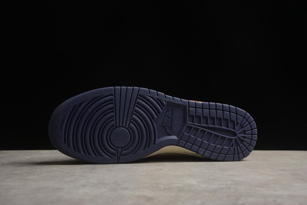 Dunk SB – Azul Oscuro / Blanco / Amarillo