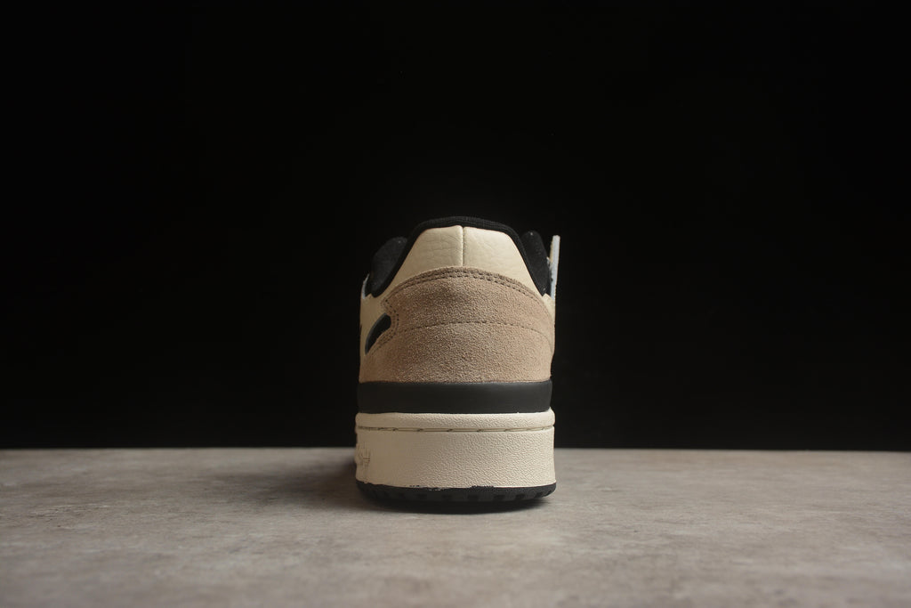 Adidas Forum – Beige / Negro