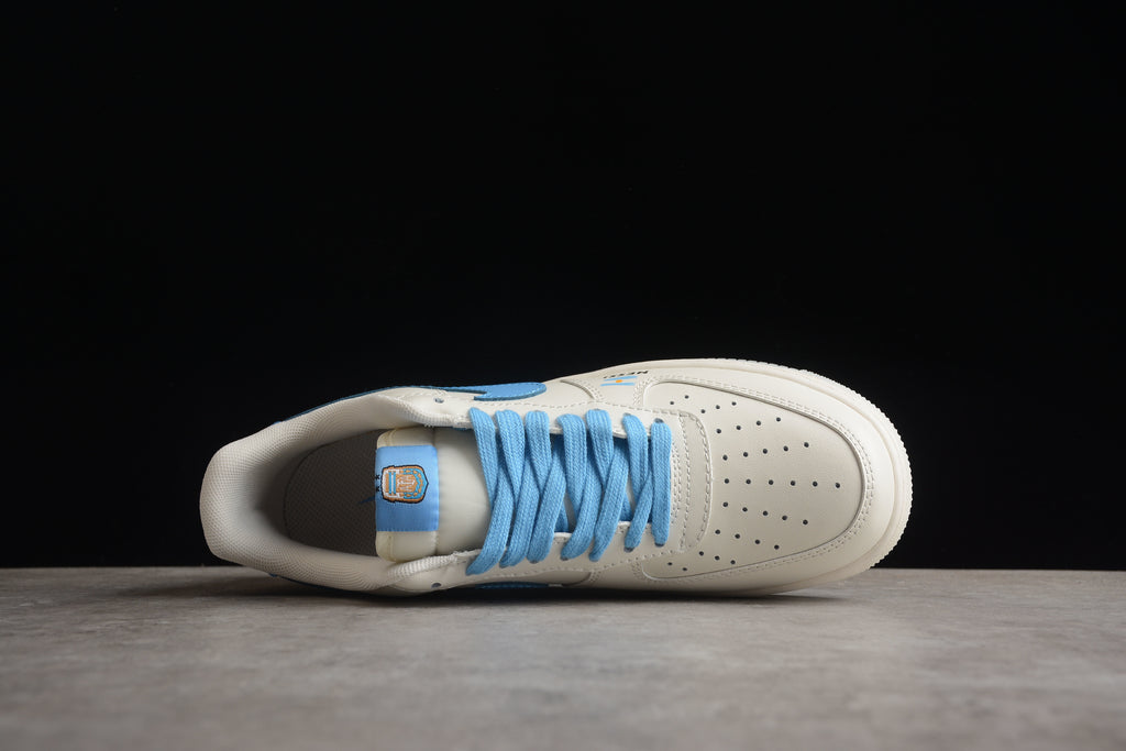Nike Air Force 1 Low – Blanco / Azul