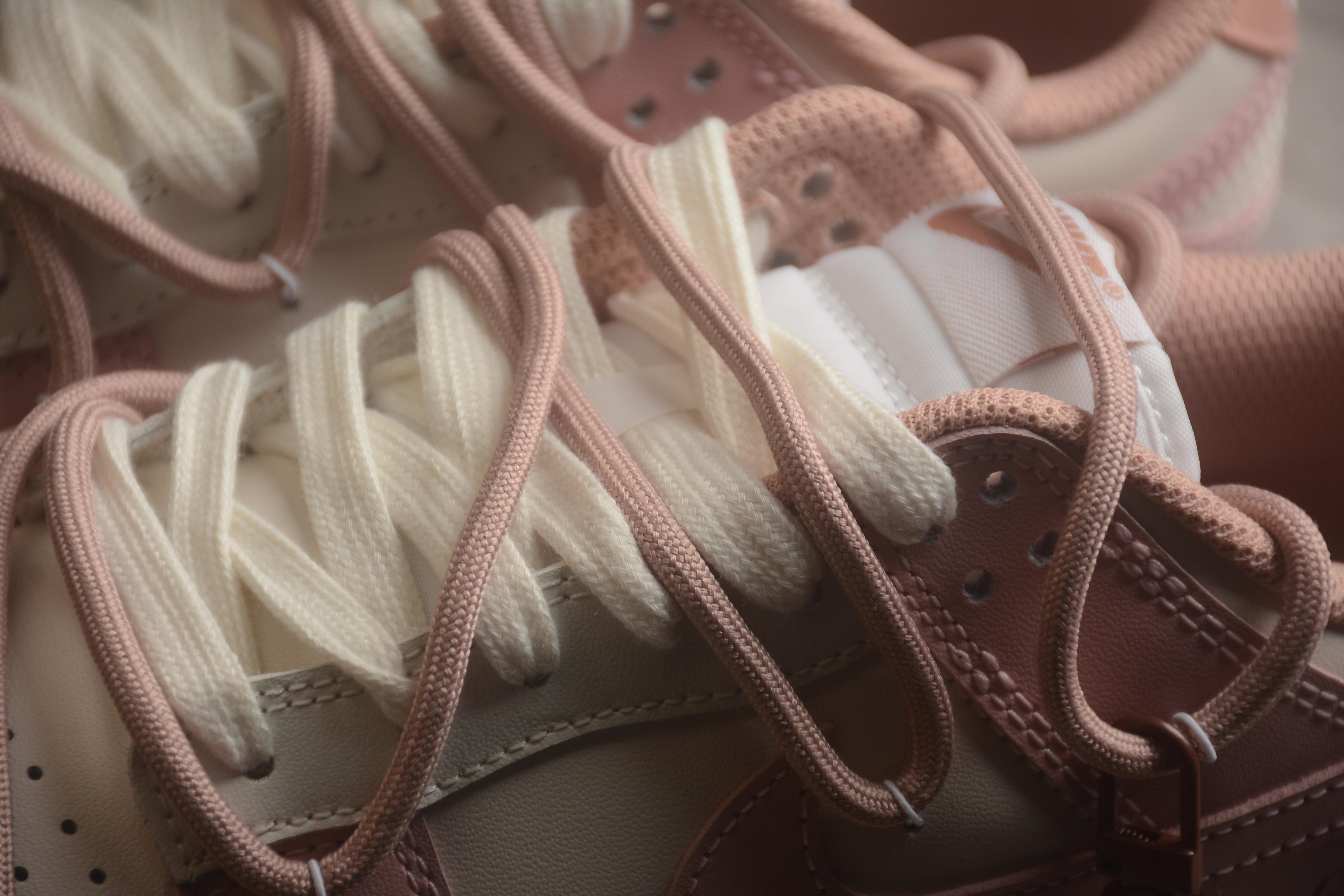 Dunk SB – Rosa / Beigie