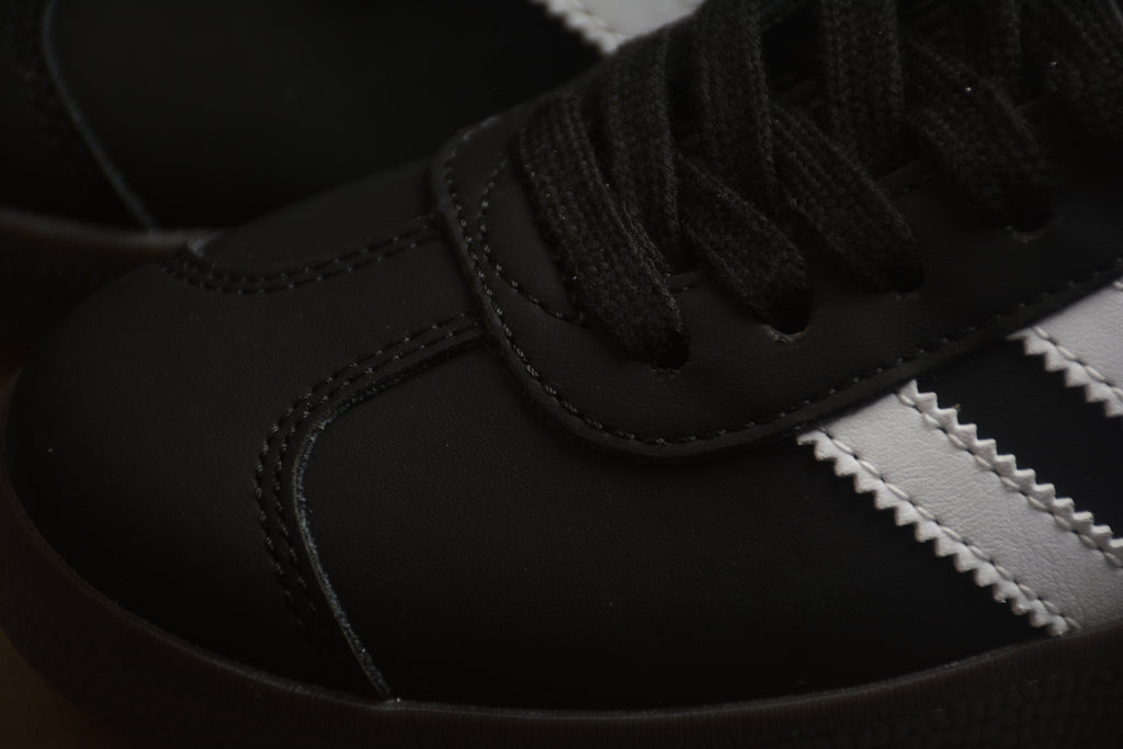 Adidas Gazelle – Negro / Blanco