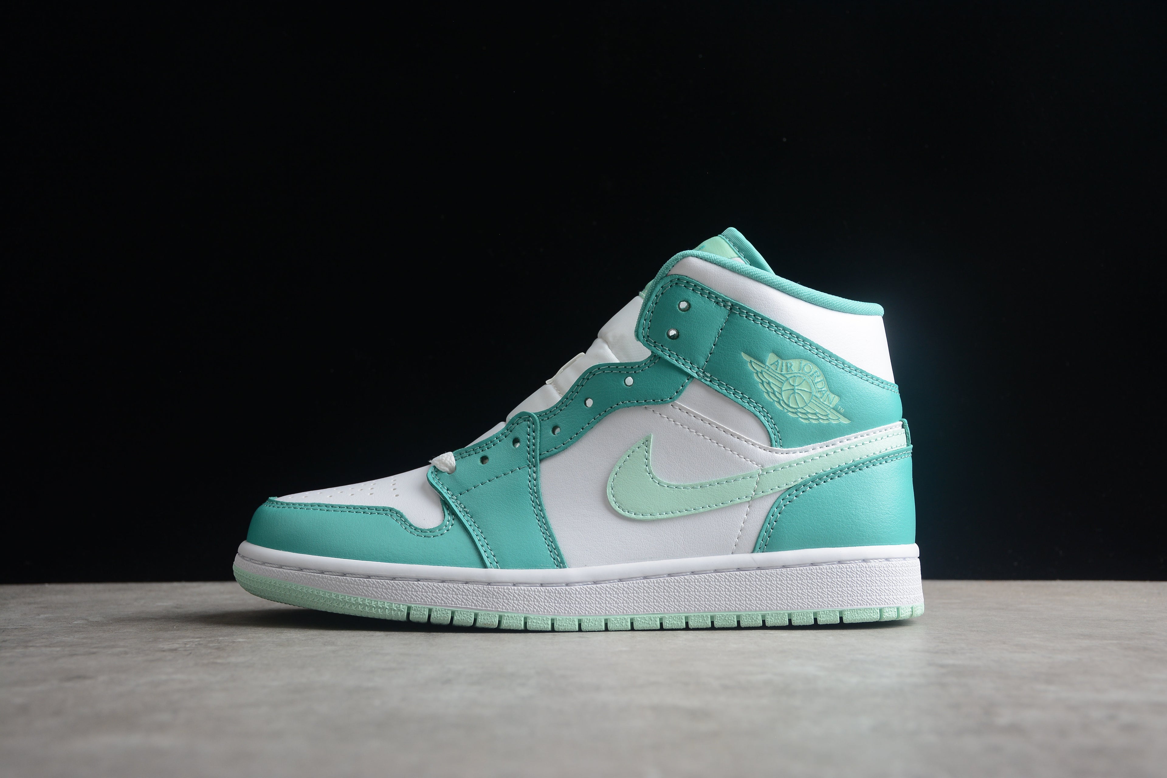Air Jordan 1 Mid – Turquesa / Blanco