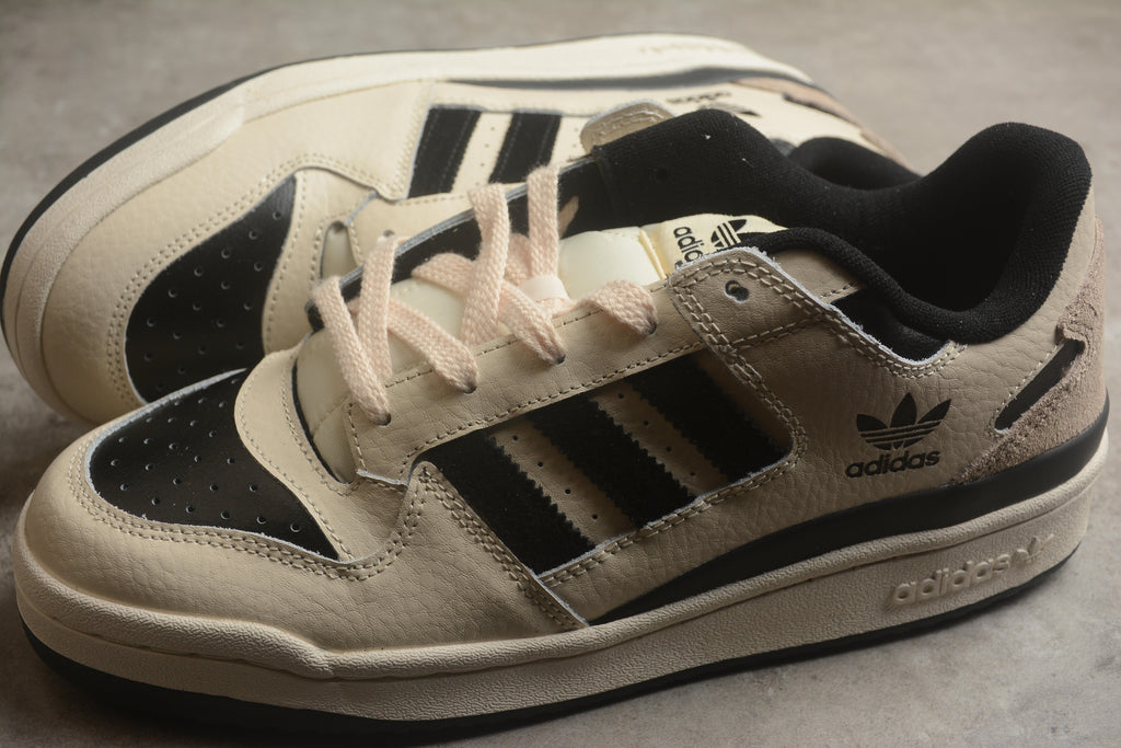 Adidas Forum – Beige / Negro