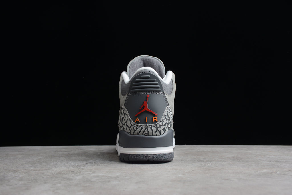 Air Jordan 3 – Gris