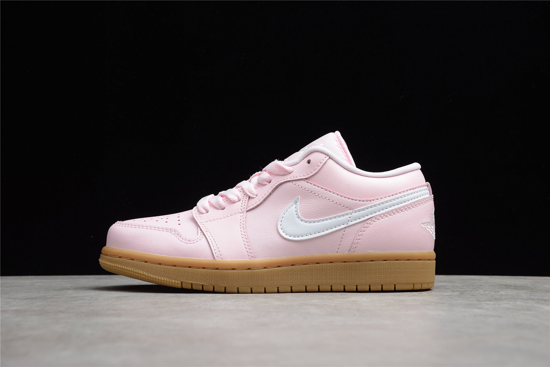 Jordan 1 Low – Rosa / Marrón