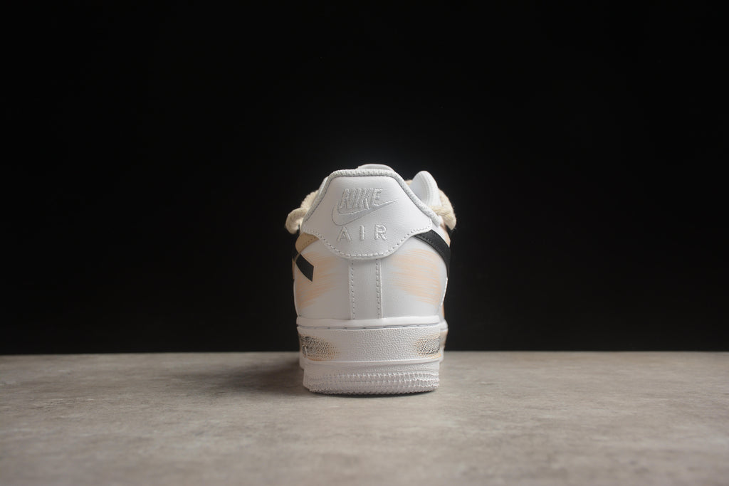 Air Force 1 Low – Blanco / Beige / Negro