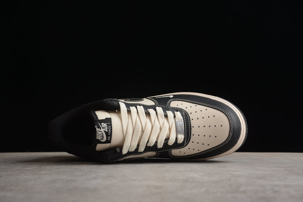 Air Force 1 Low – Negro / Beige