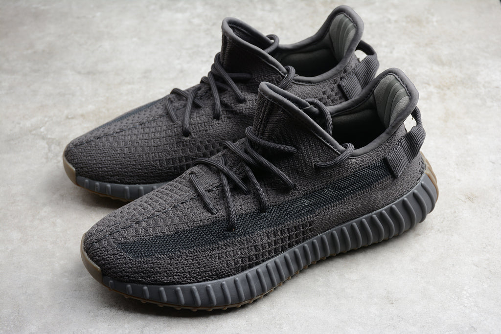 Adidas Yeezy 350 – Gris Oscuro