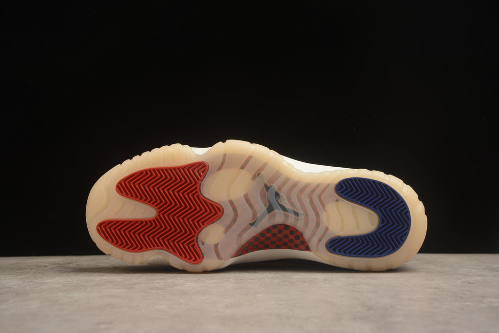 Air Jordan 11 – Beige / Azul