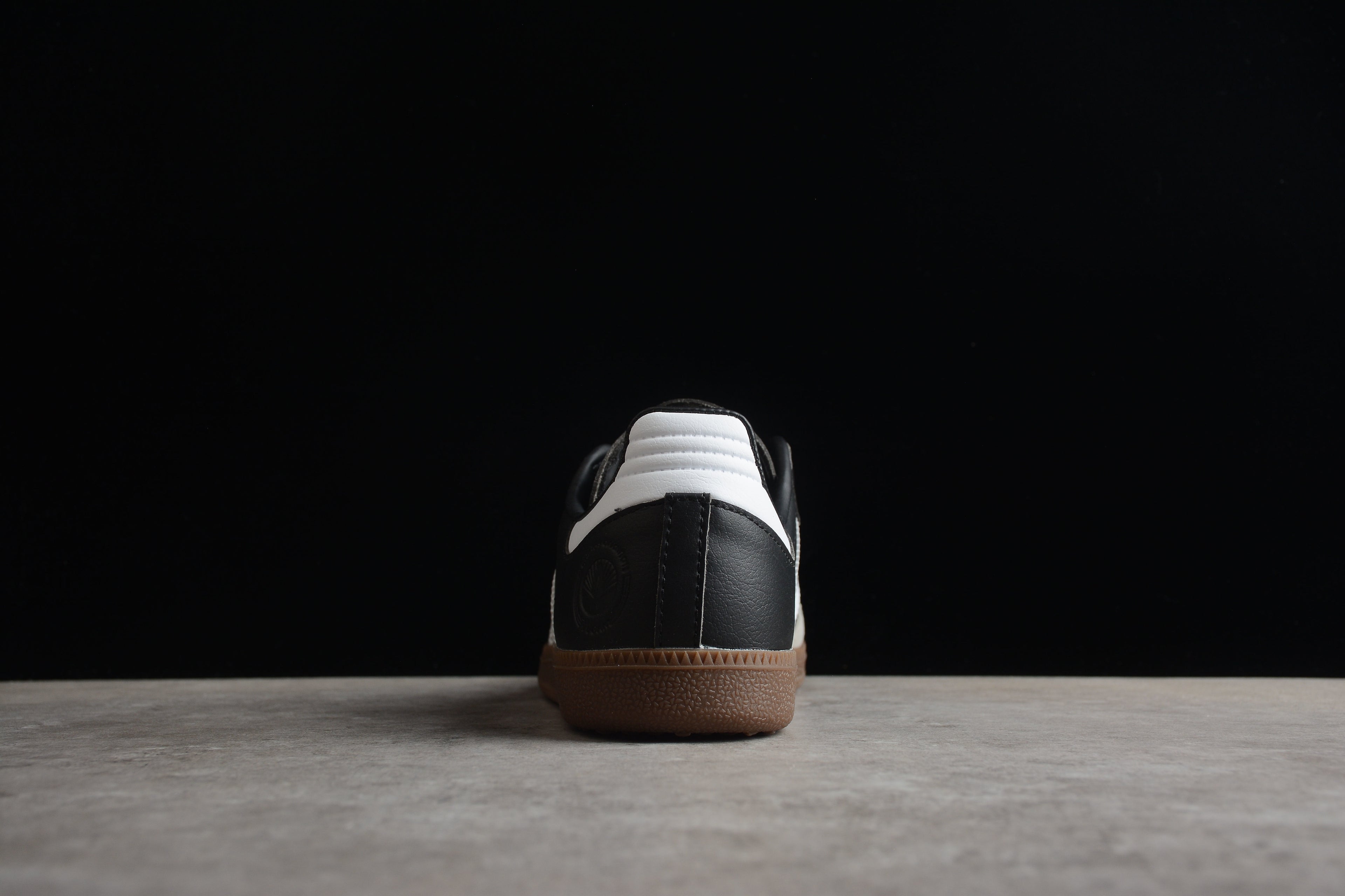 Adidas Samba – Negro / Blanco