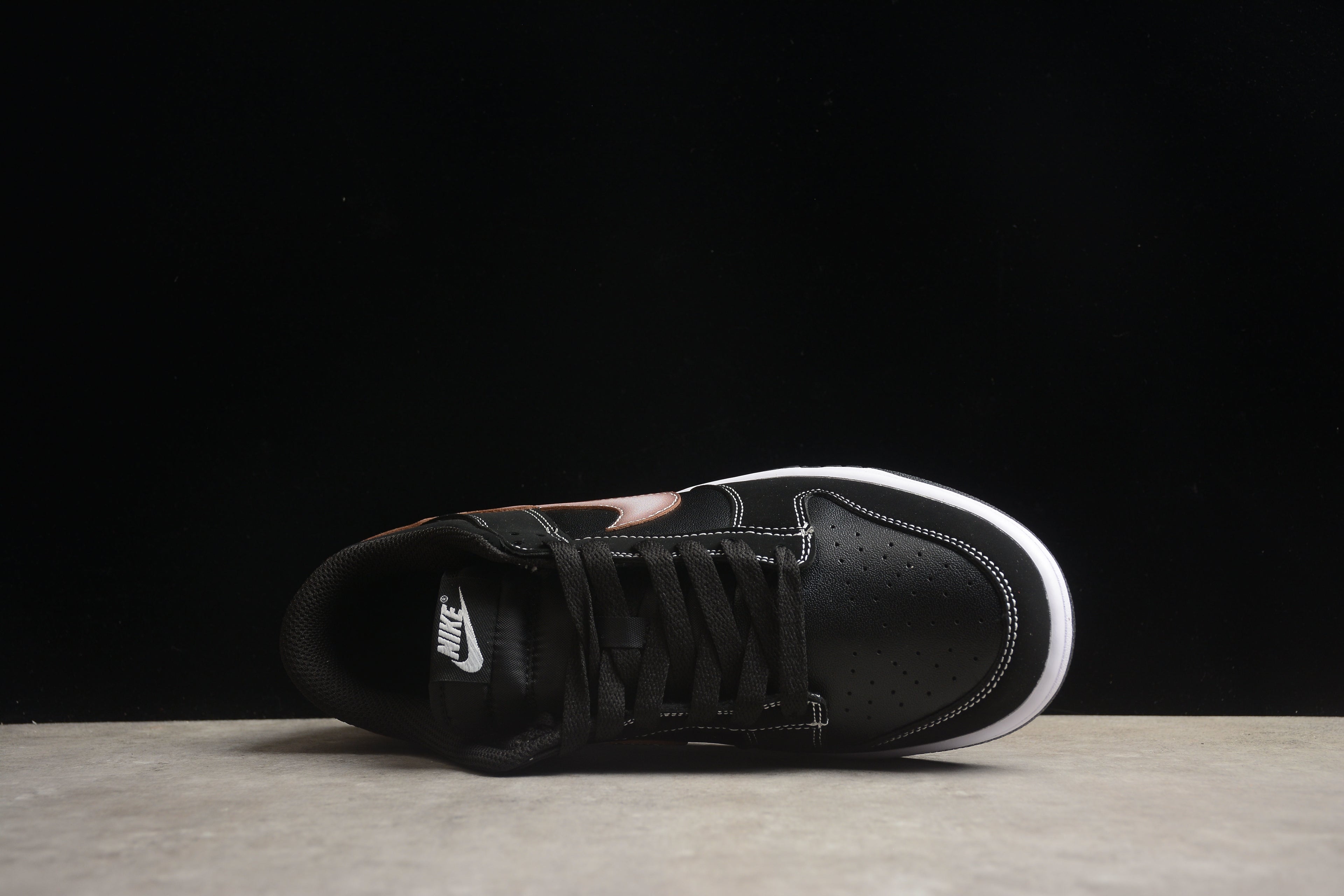 Dunk SB – Negro / Rosa