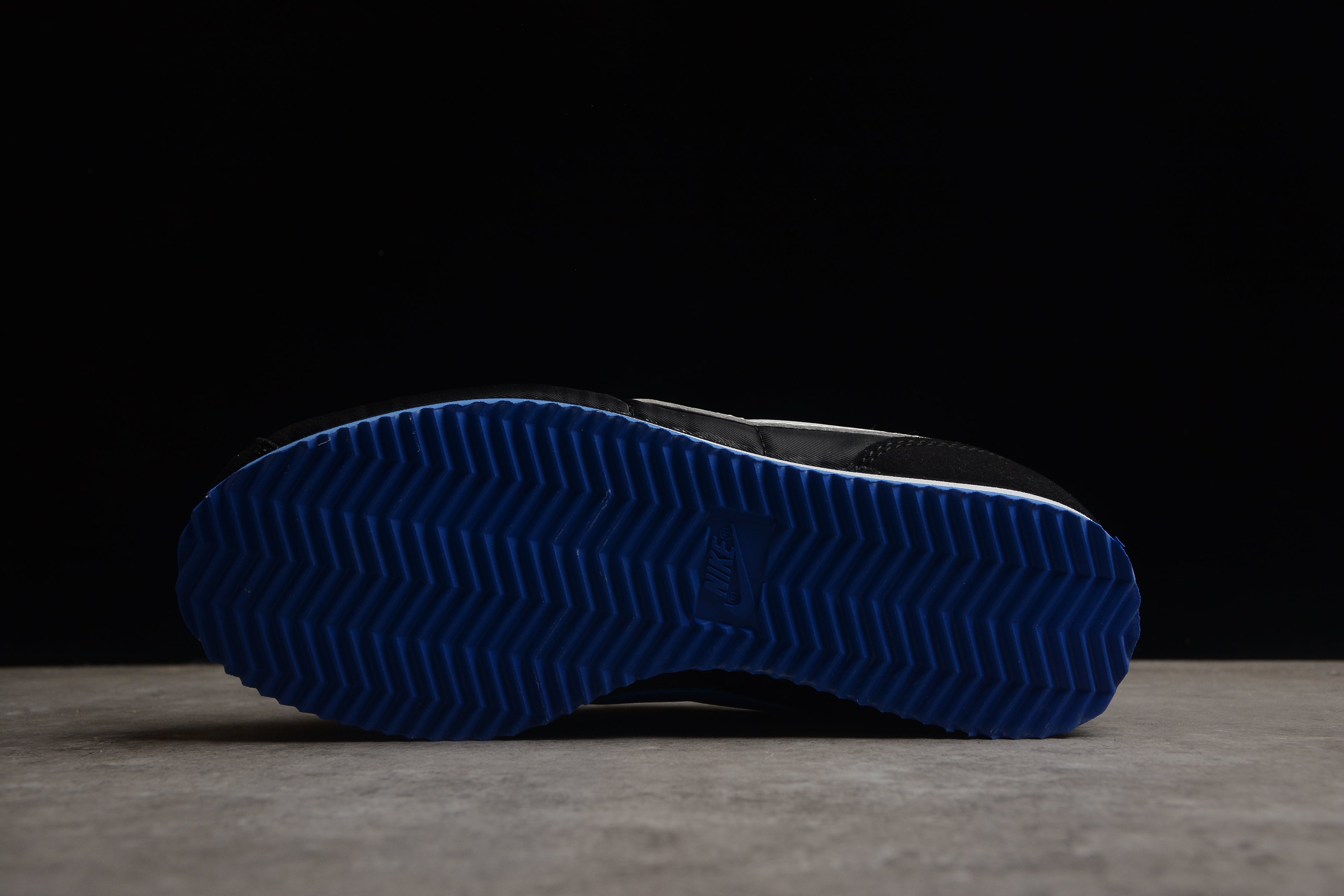 Cortez – Negro / Blanco / Azul