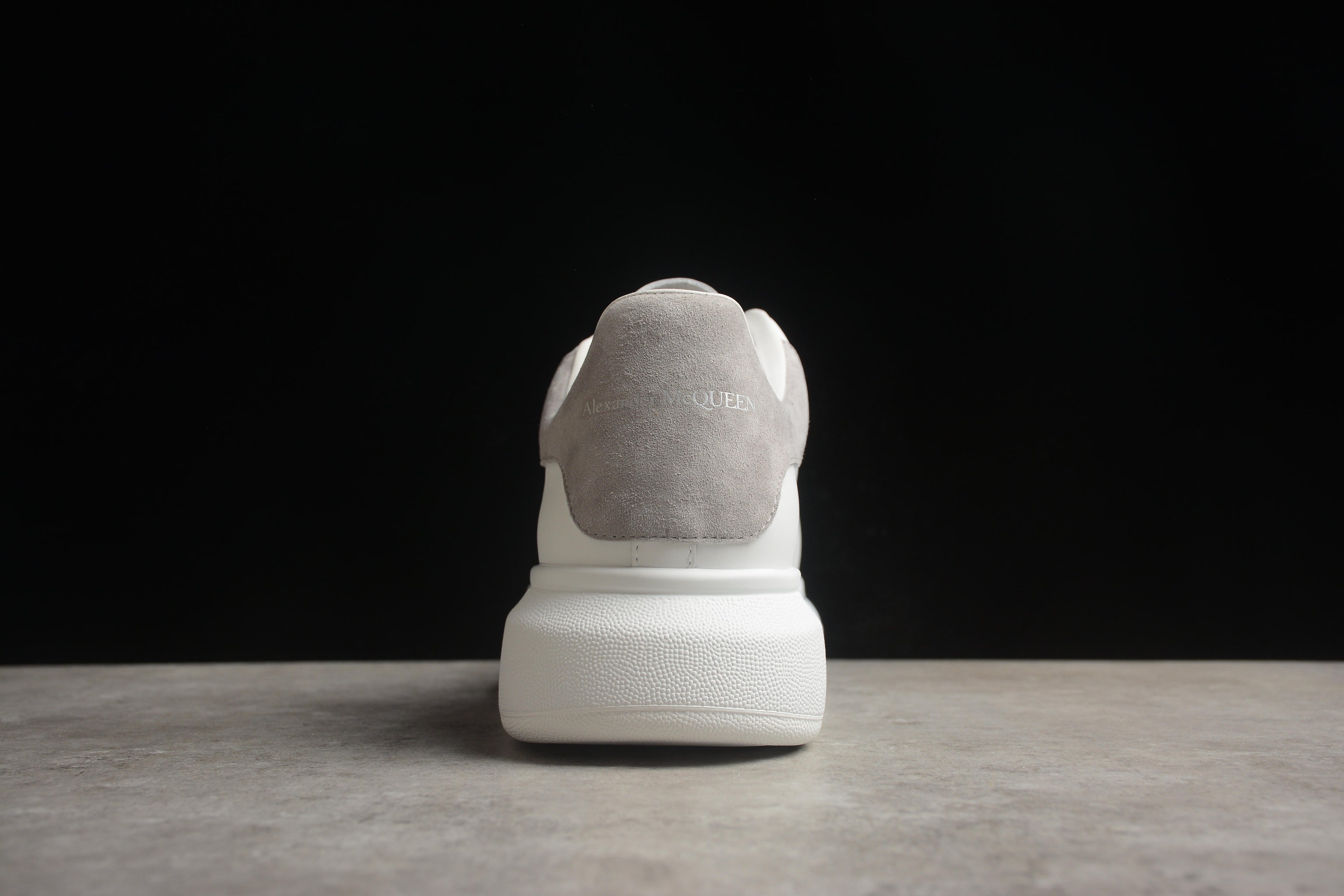 Alexander McQueen – Blanco / Gris
