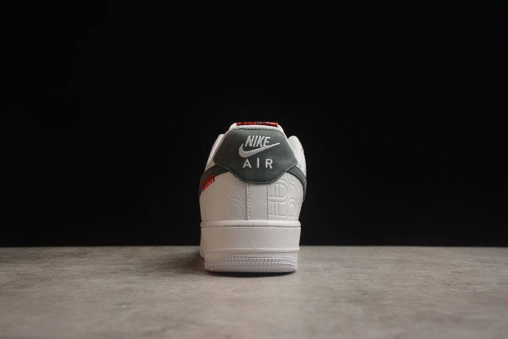 Nike Air Force 1 Low – Blanco / Gris