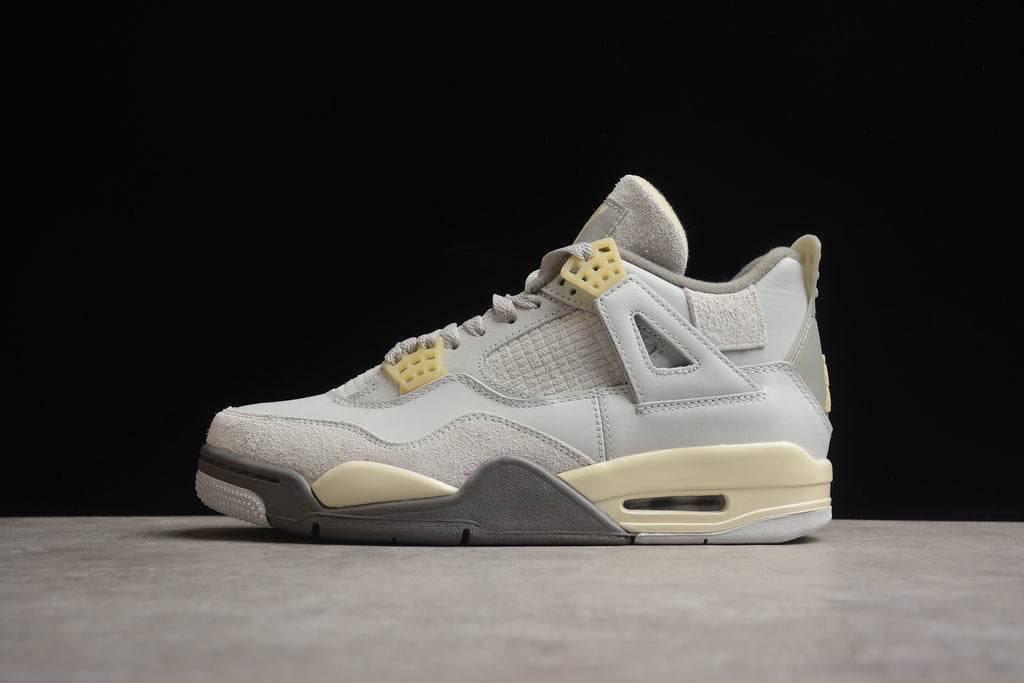 Air Jordan 4 – Gris / Beige