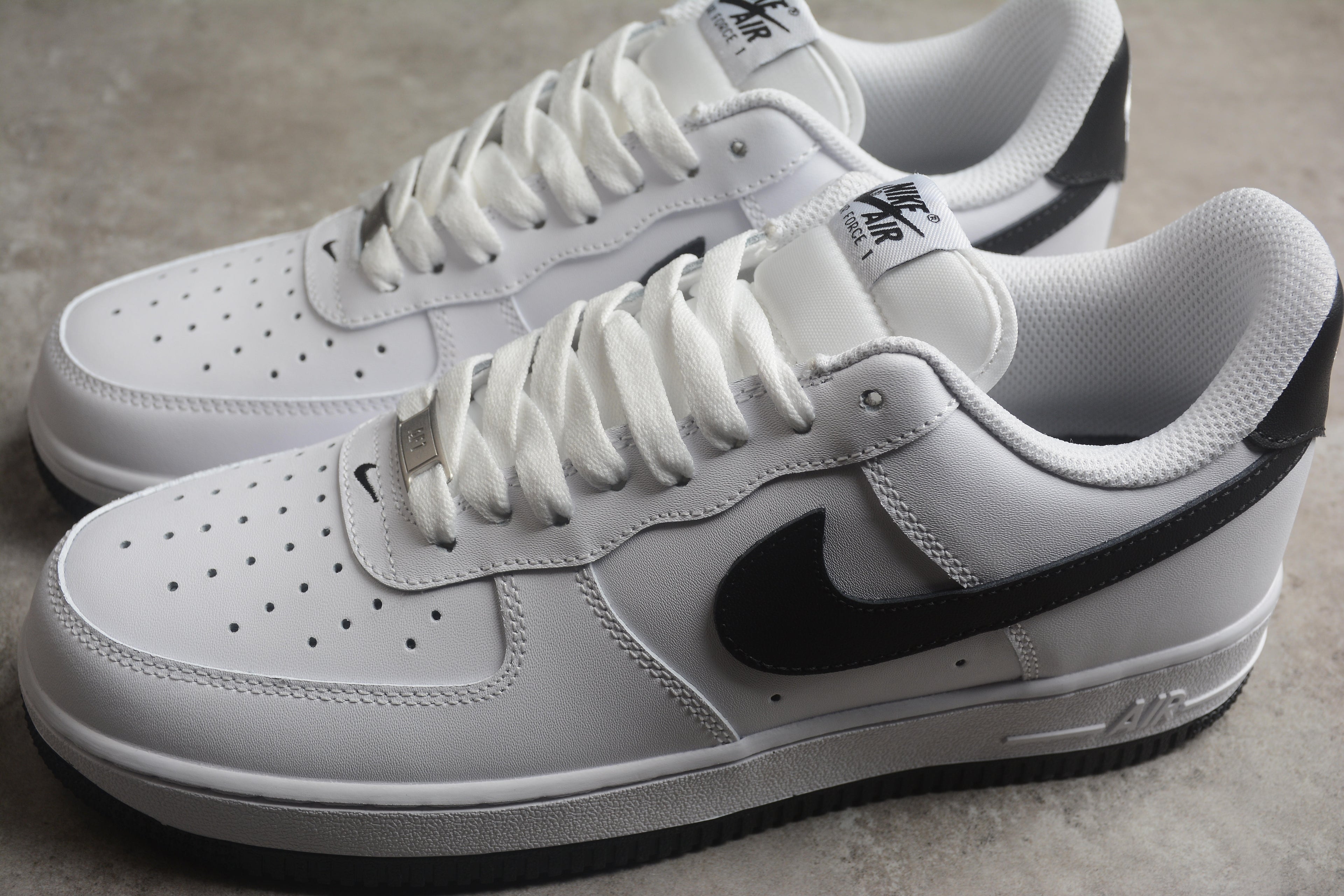 Air Force 1 Low – Blanco / Suela Negra