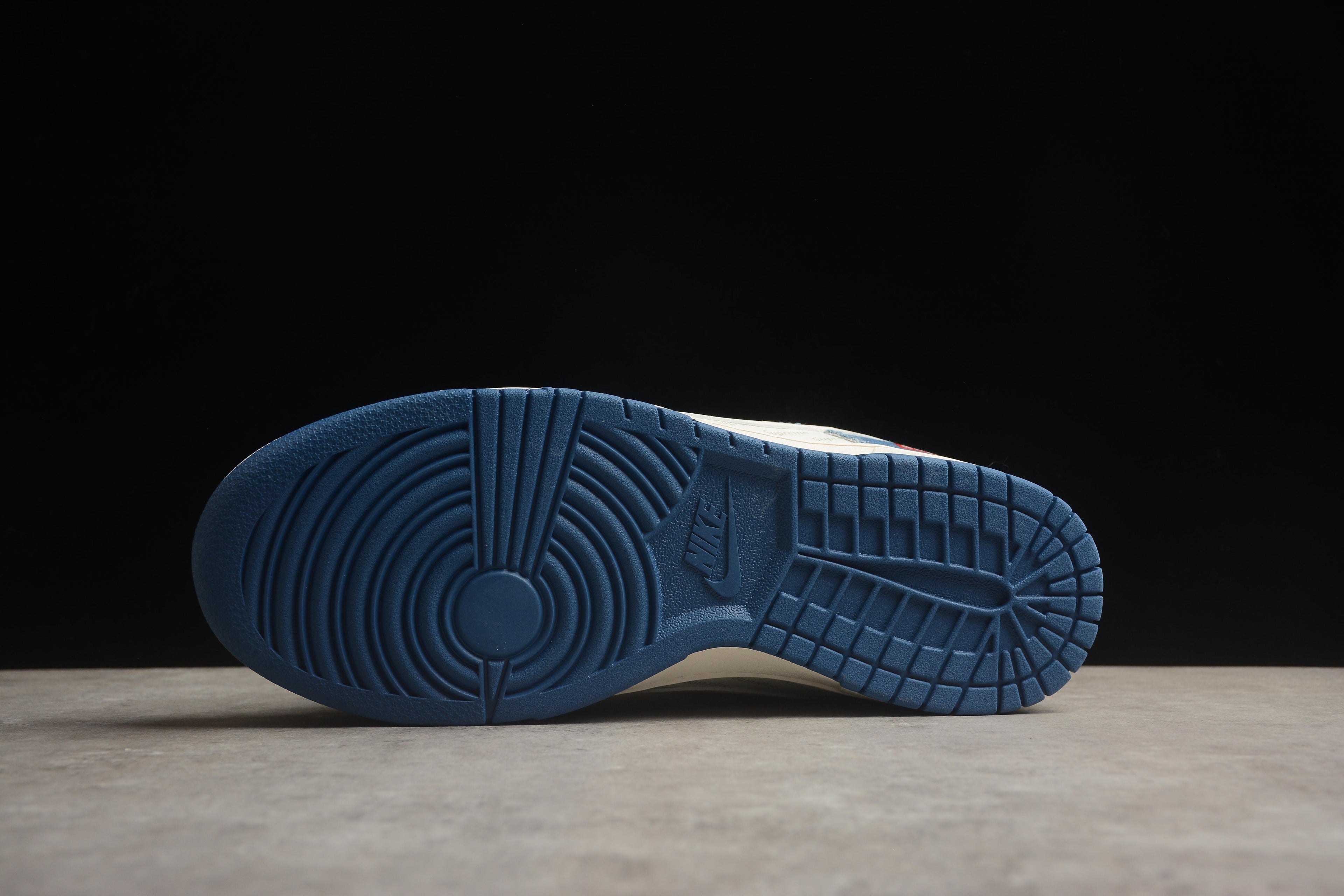 Dunk SB Supreme – Azul Oscuro / Beigie /
