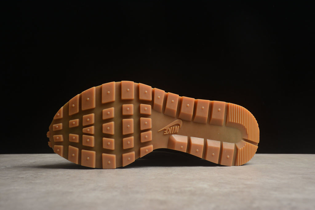 Sacai x VaporWaffle – Azul Oscuro / Blanco