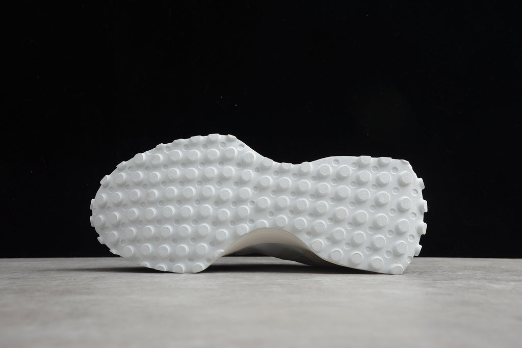 New Balance 327 – Blanco / Beige