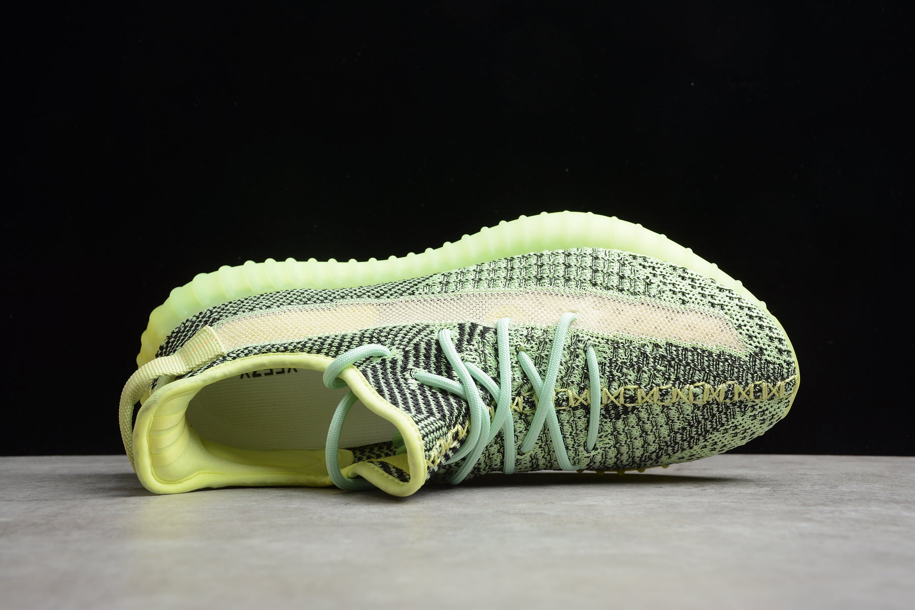 Adidas Yeezy 350 – Fluorescente / Negro