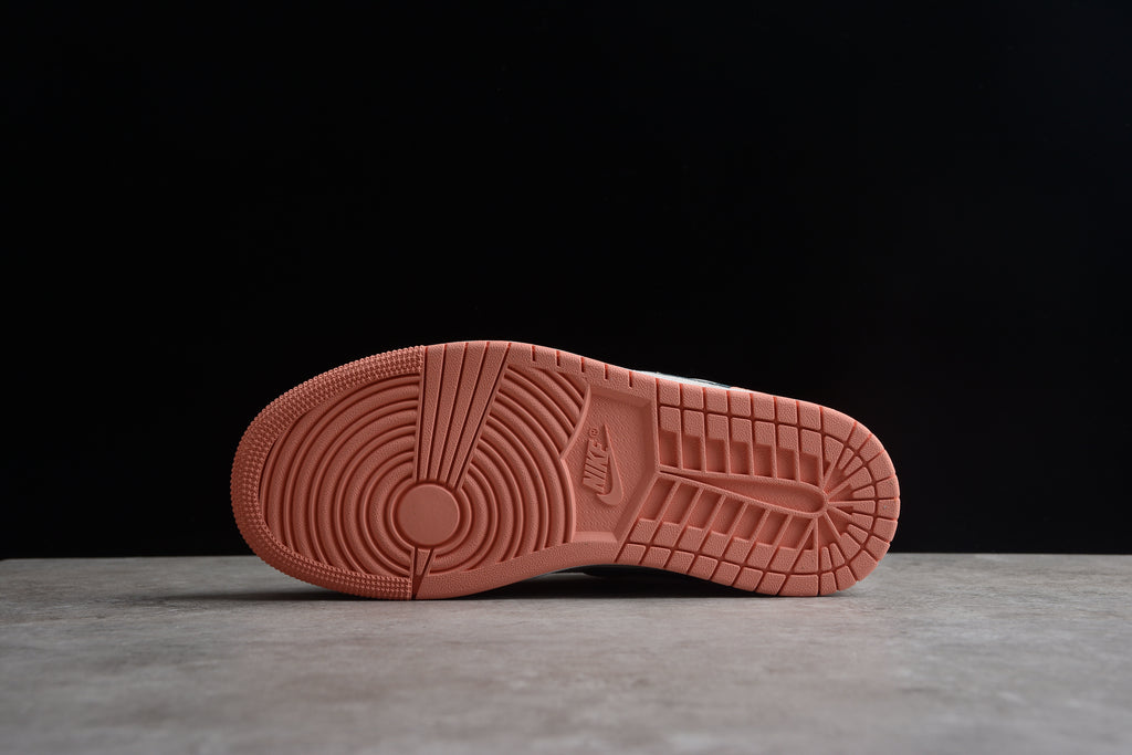 Jordan 1 Low – Rosa Claro