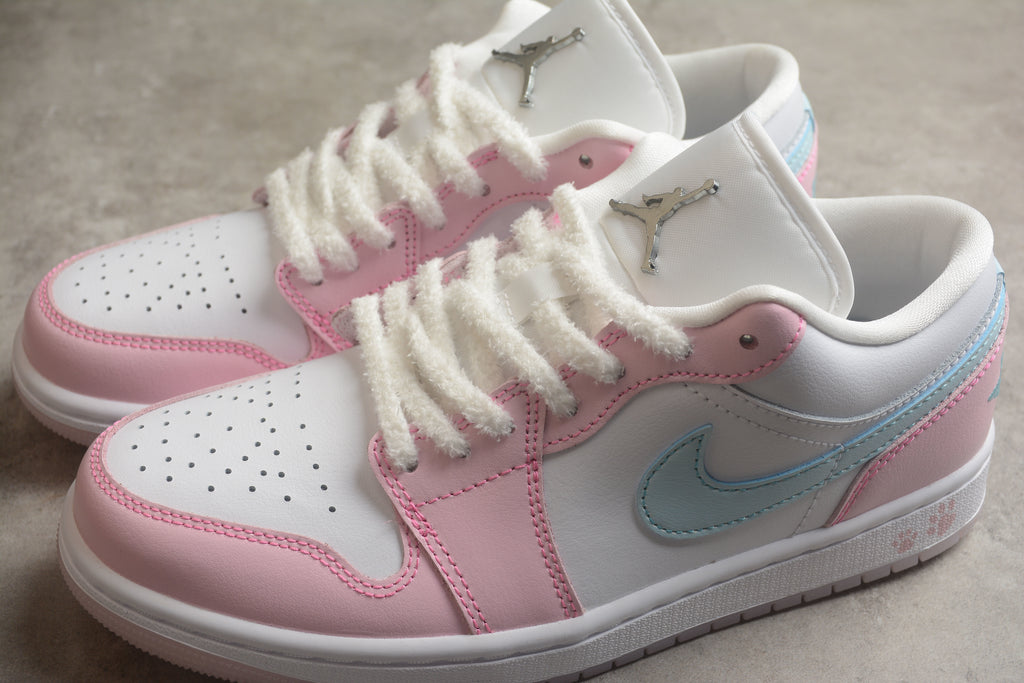 Jordan 1 Low – Rosa / Blanco / Azul